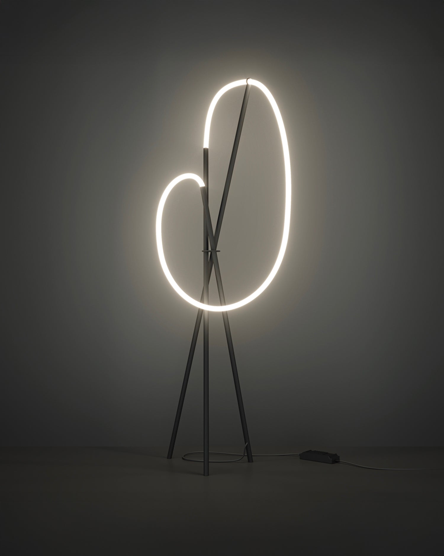 Lampada da terra in alluminio Crochet