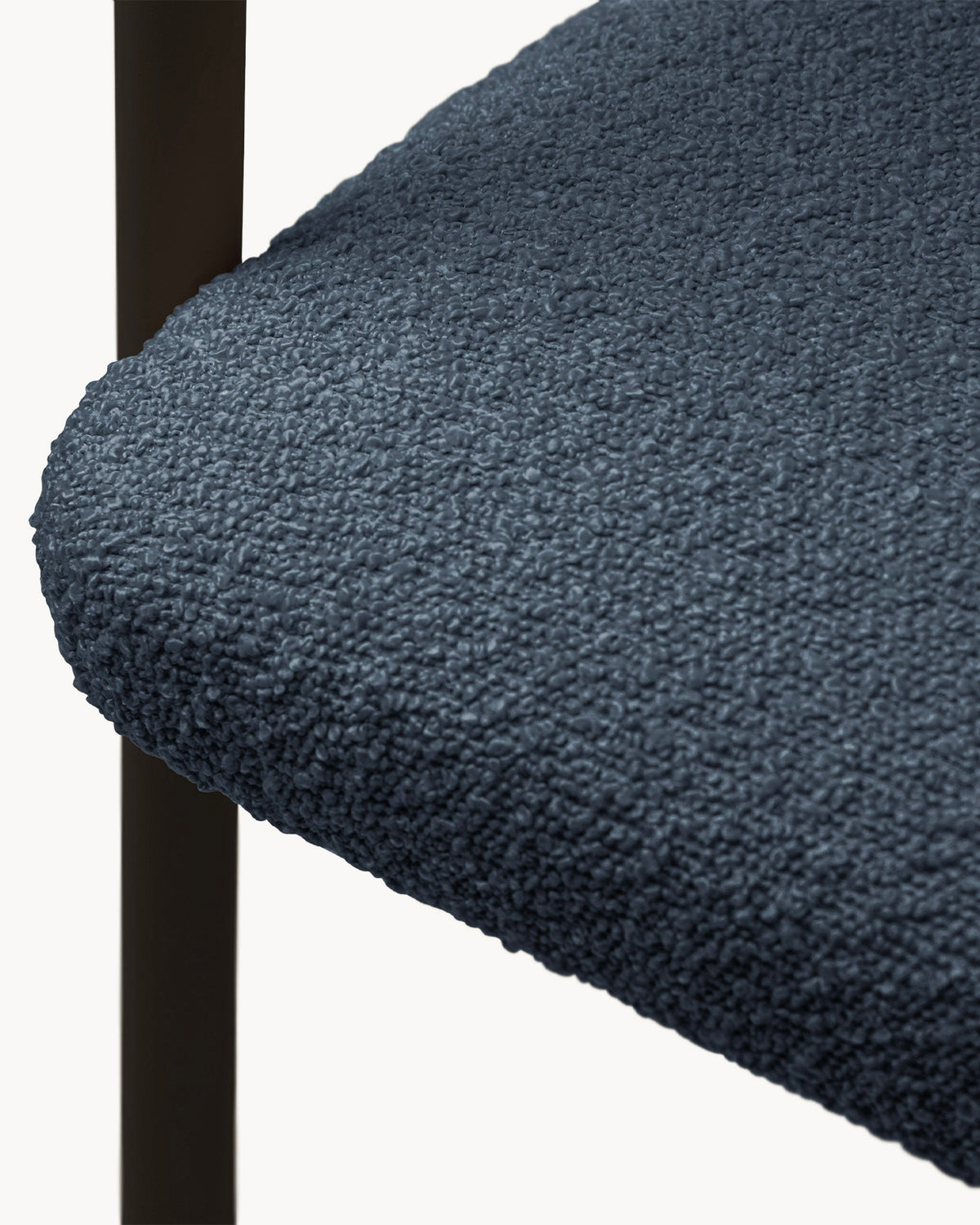 Sedia con braccioli in bouclé Lea