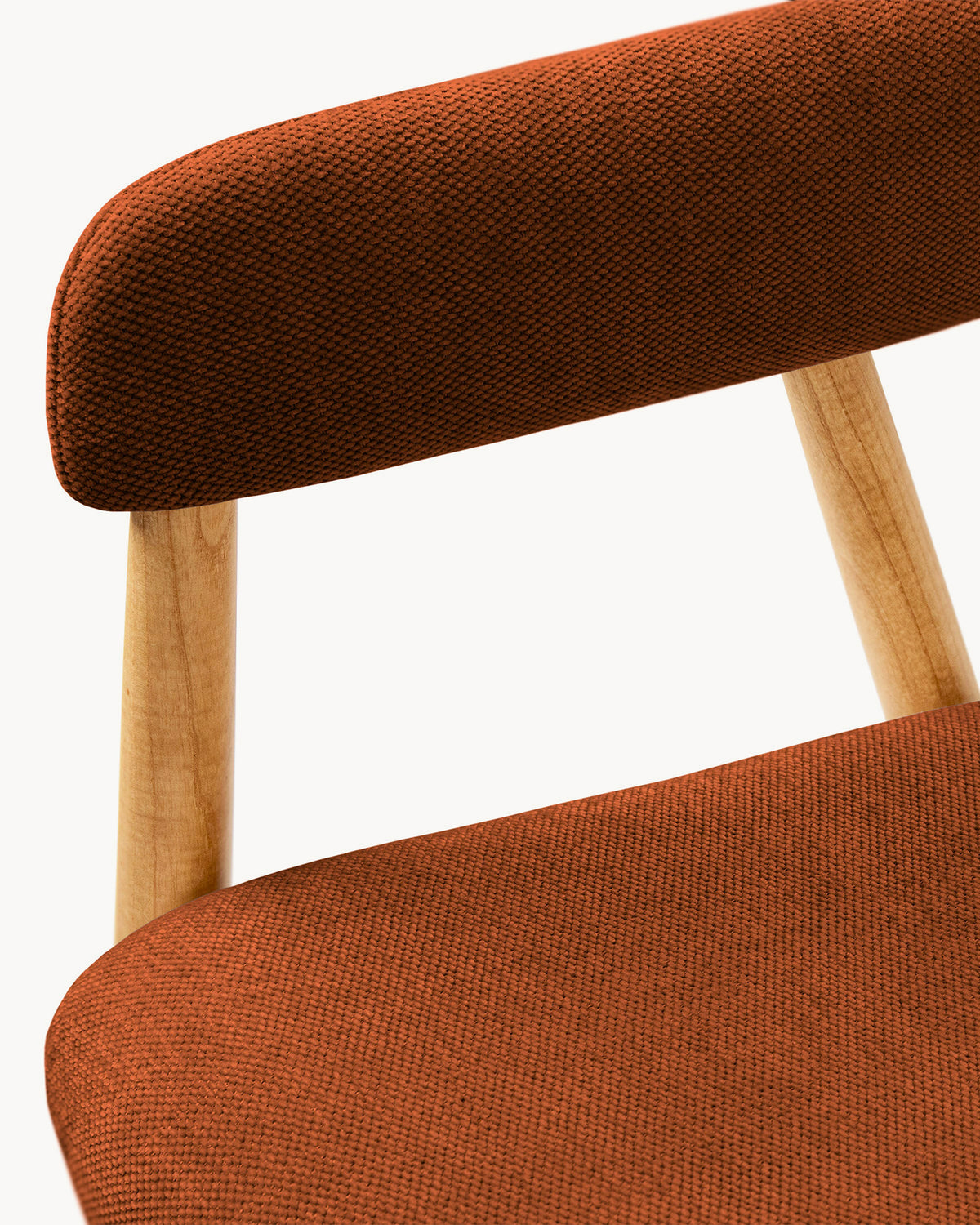 Sedia imbottita con braccioli in chenille Adra