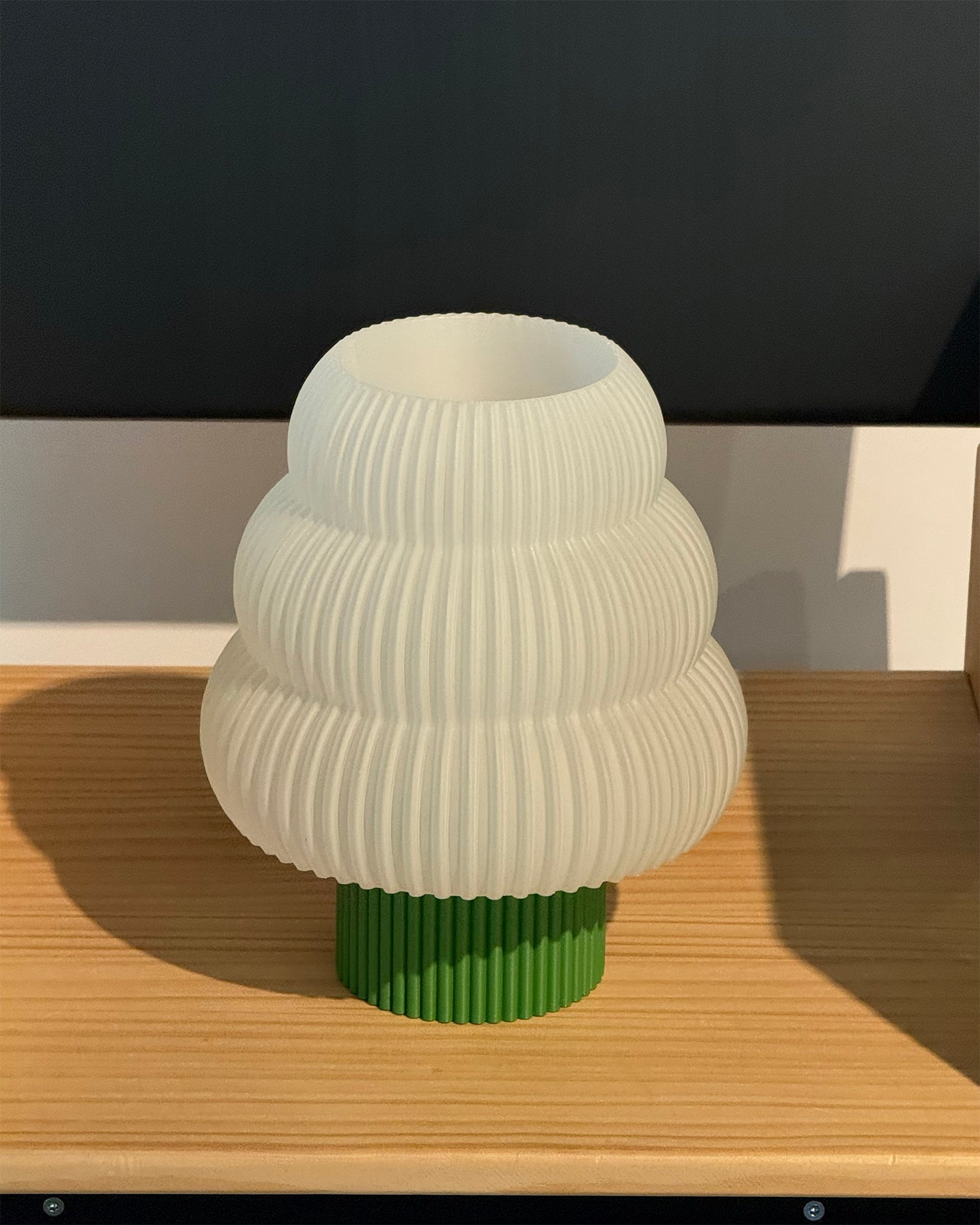 Lampada da tavolo stampata in 3D Luma