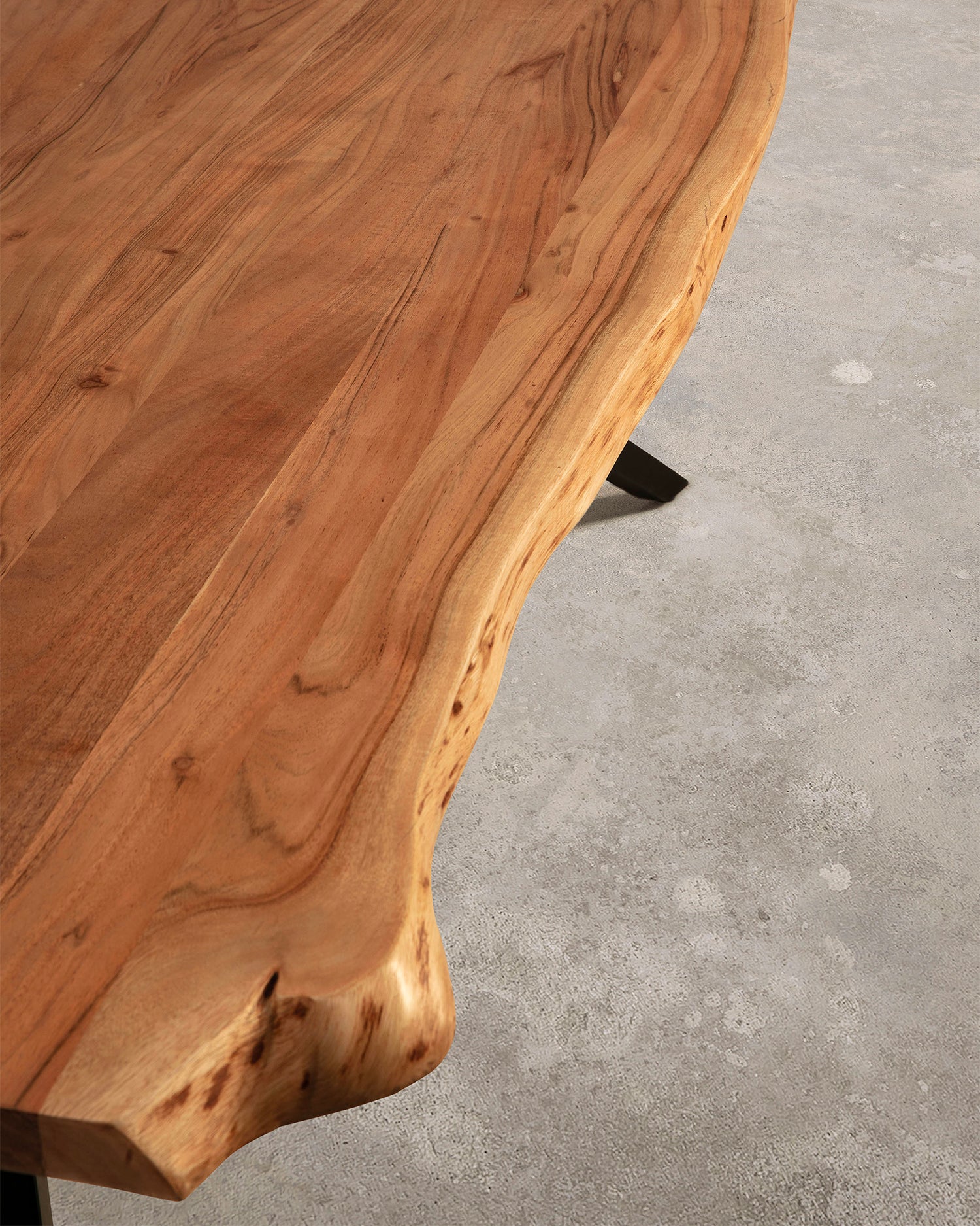 Tavolo da pranzo con piano in legno di acacia Mudri - Legno/Metallo