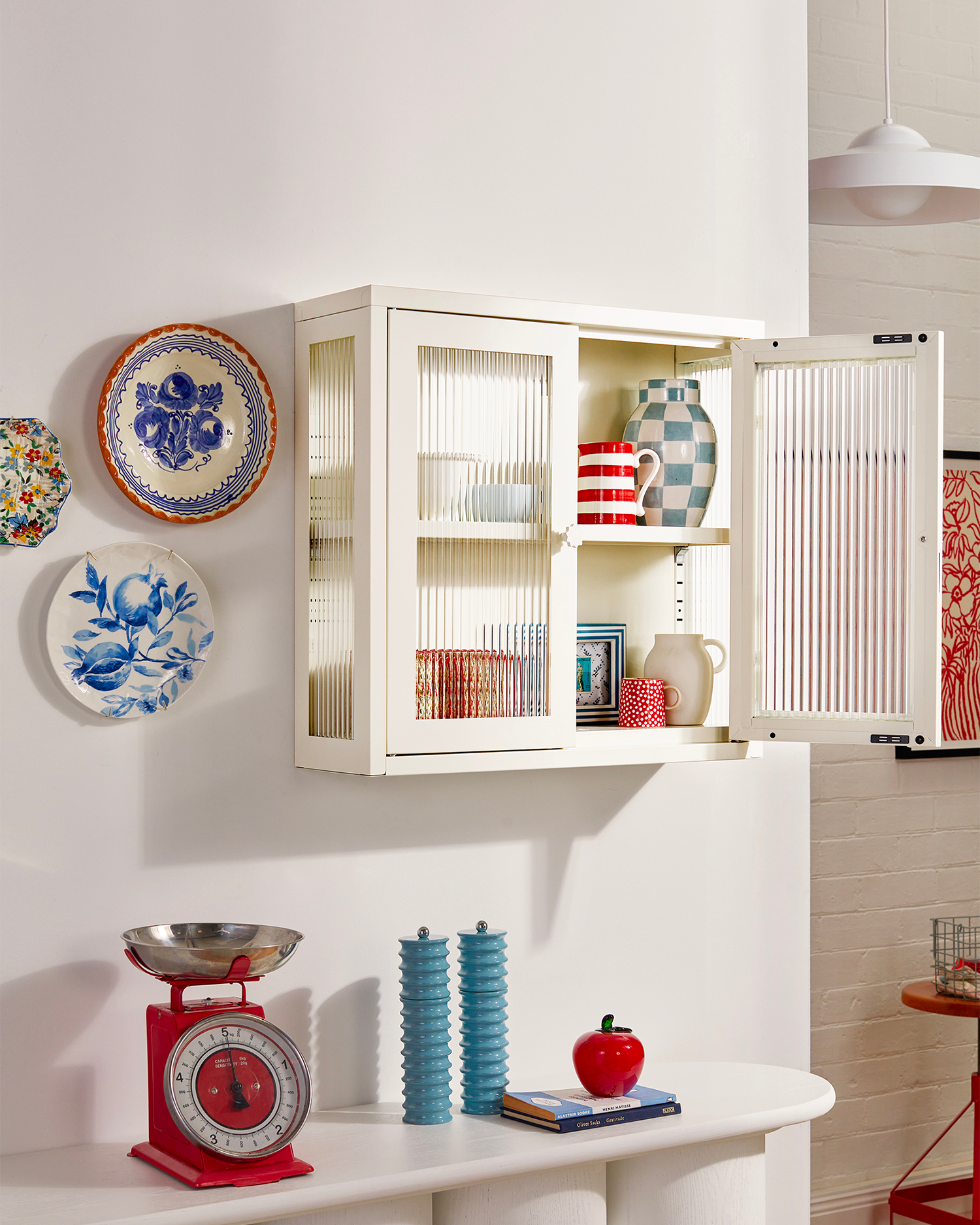 Vetrinetta da parete in metallo e vetro The Kit