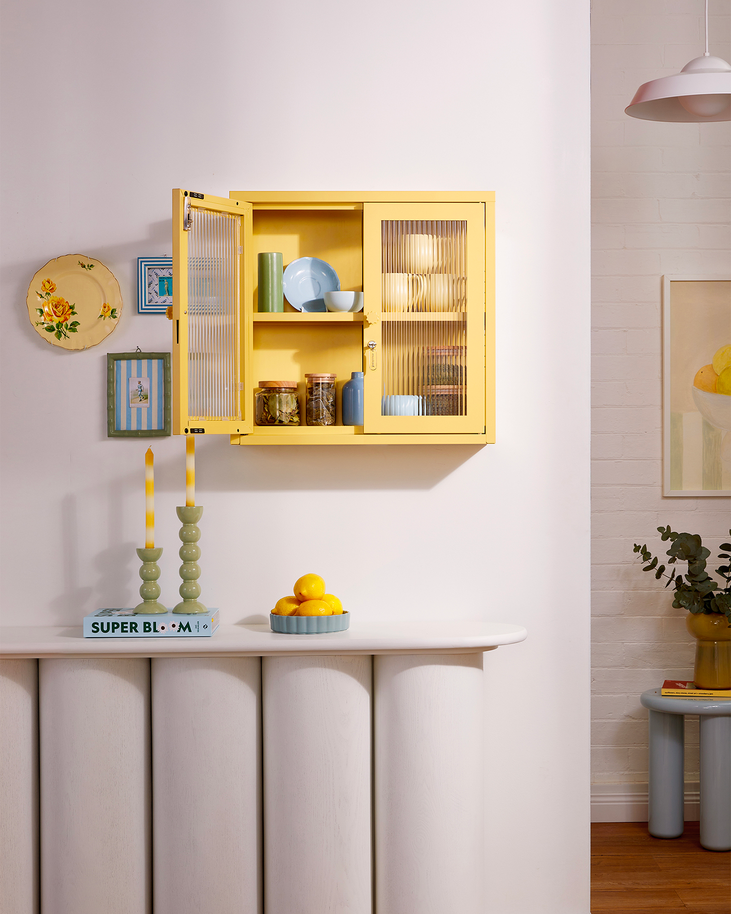 Vetrinetta da parete in metallo e vetro The Kit