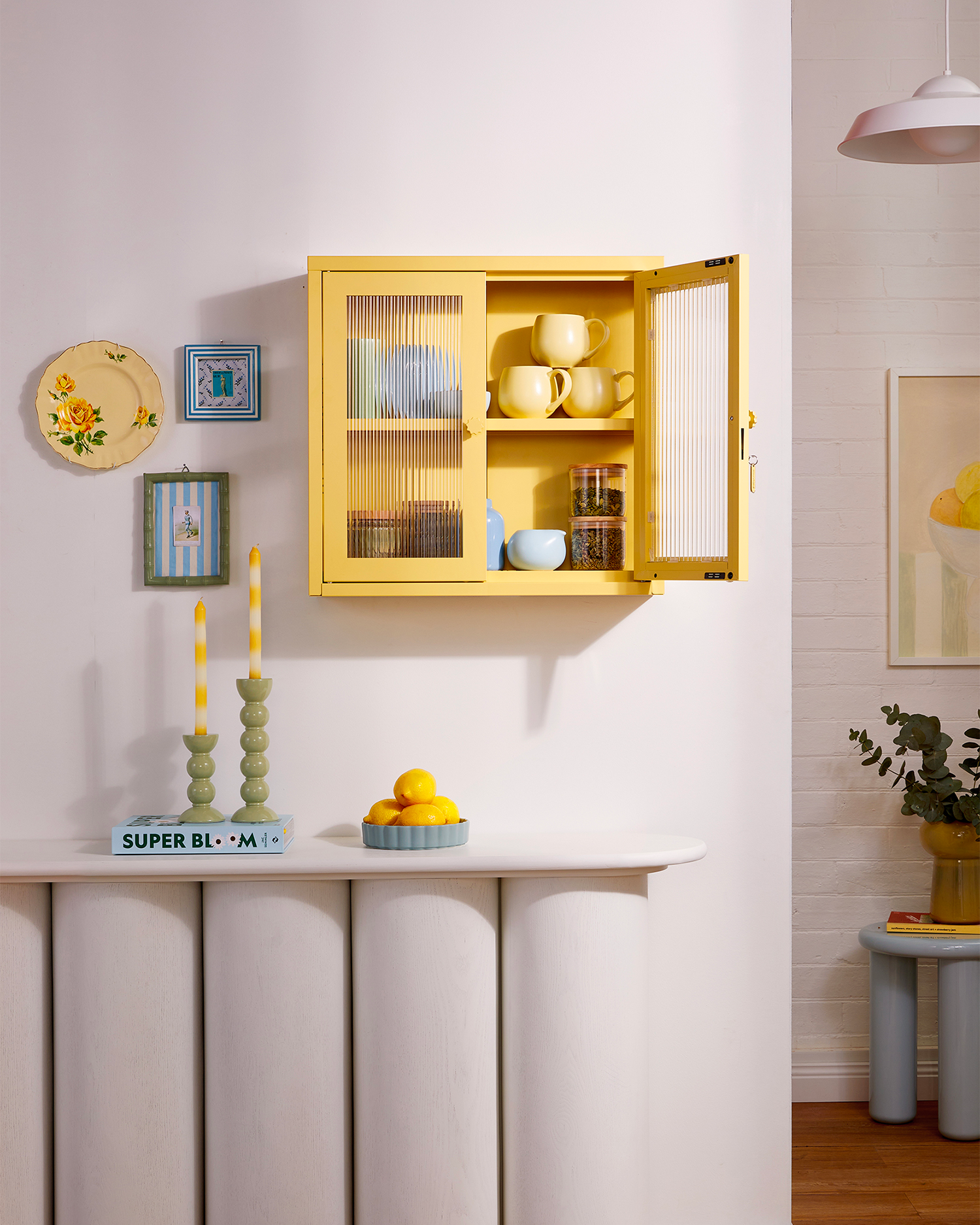 Vetrinetta da parete in metallo e vetro The Kit