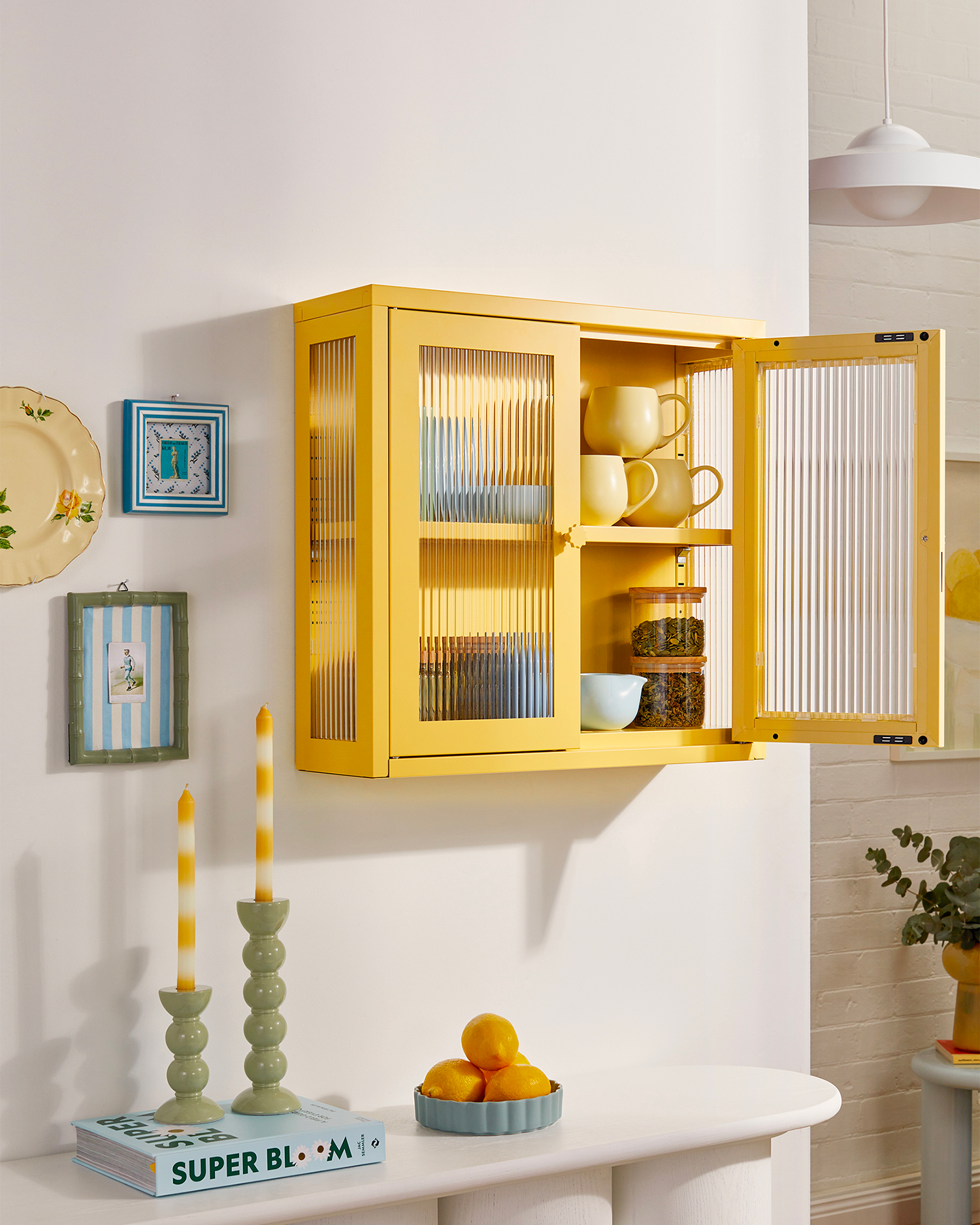 Vetrinetta da parete in metallo e vetro The Kit