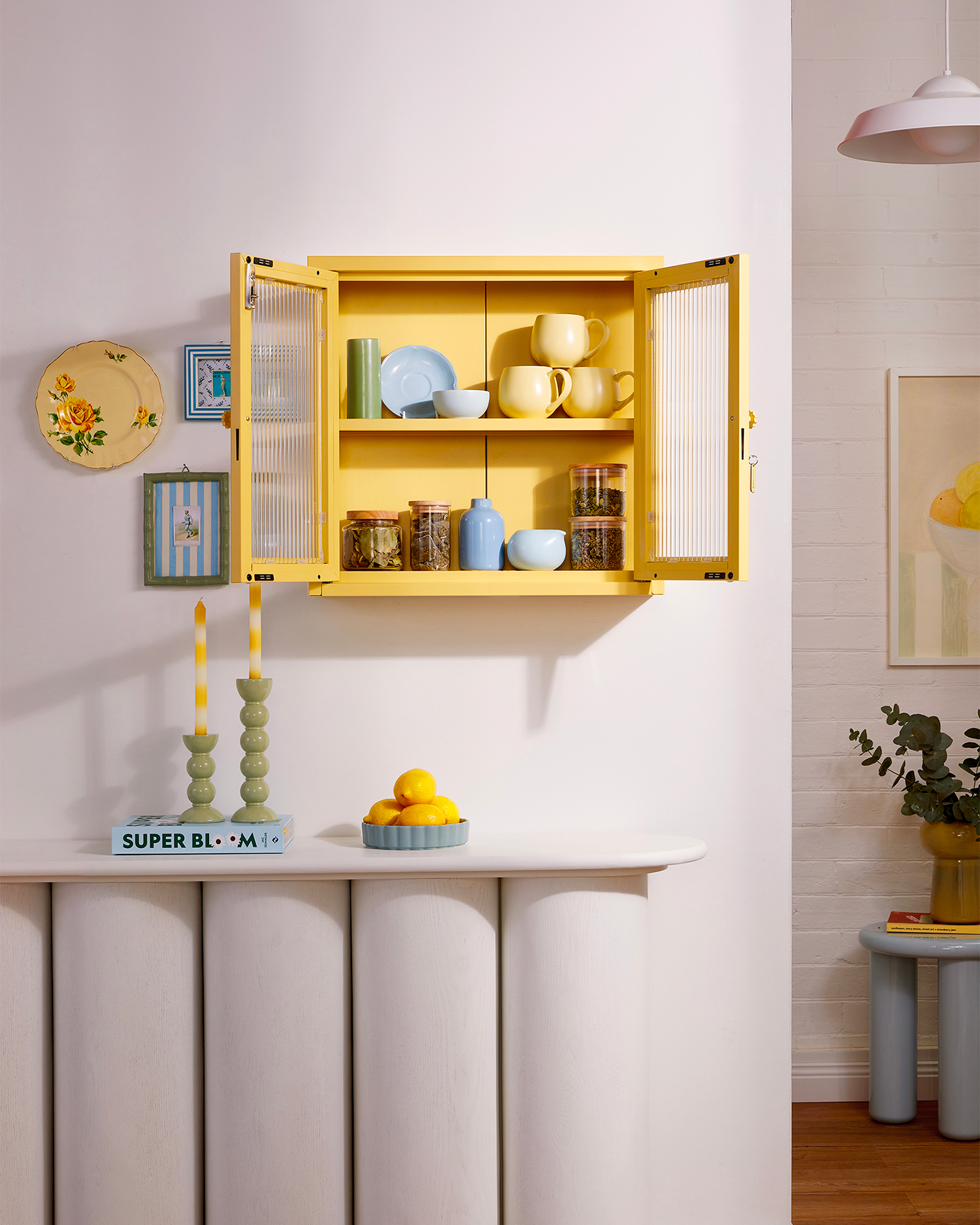 Vetrinetta da parete in metallo e vetro The Kit