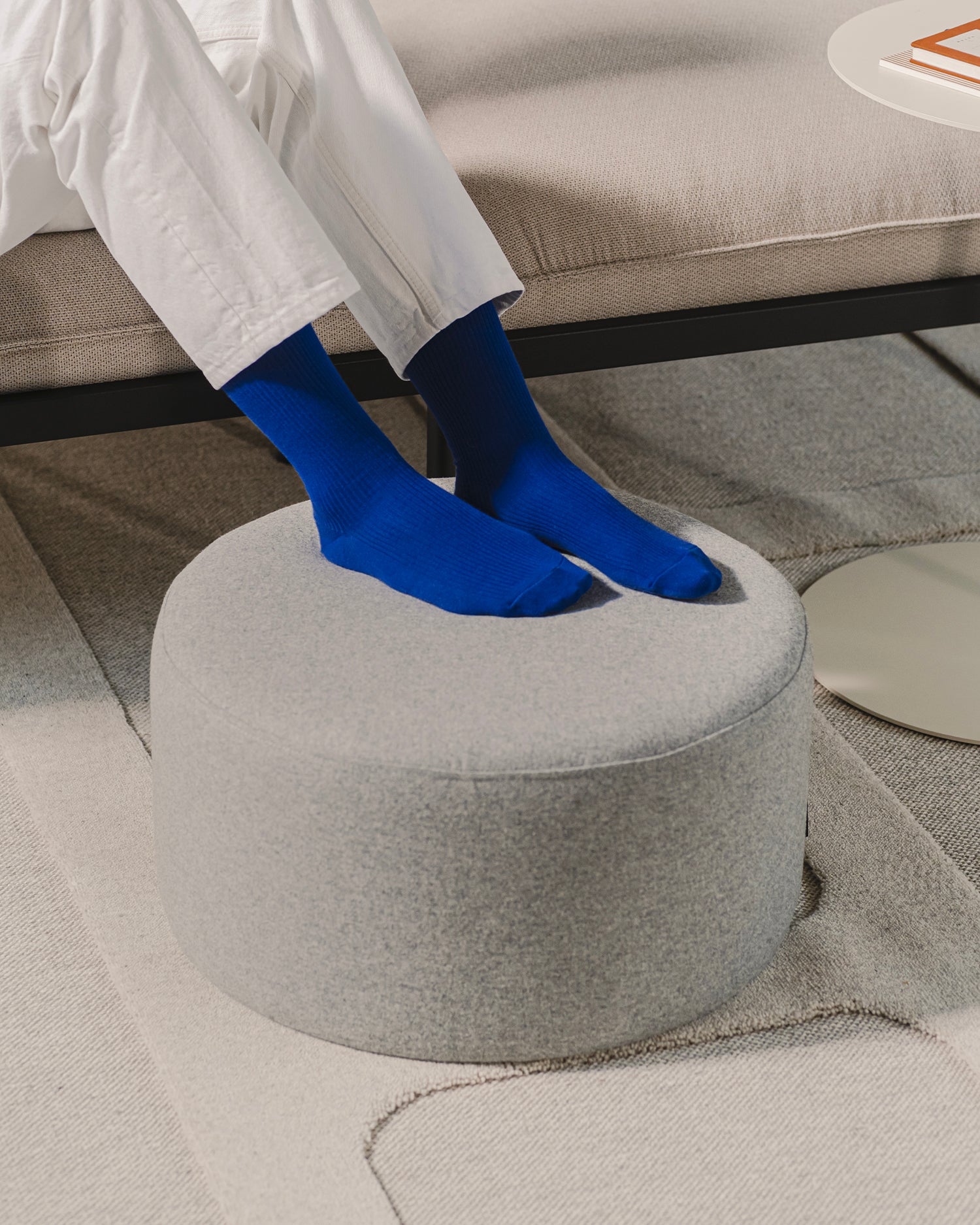 Pouf basso imbottito Folk, vari colori