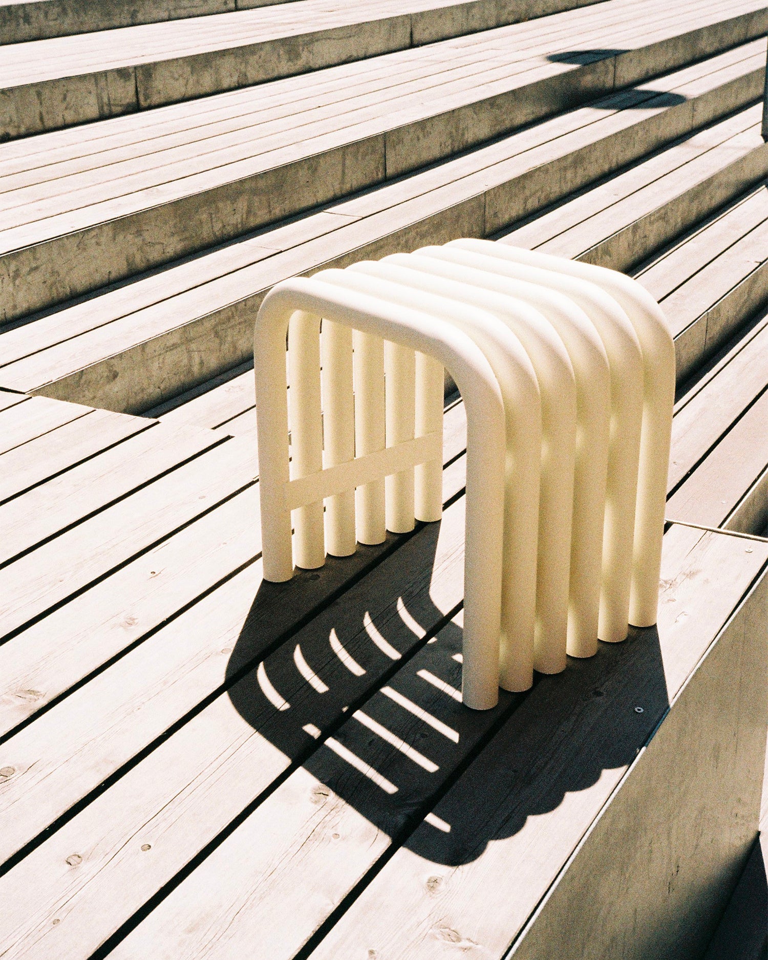 Sgabello in acciaio Nook, beige