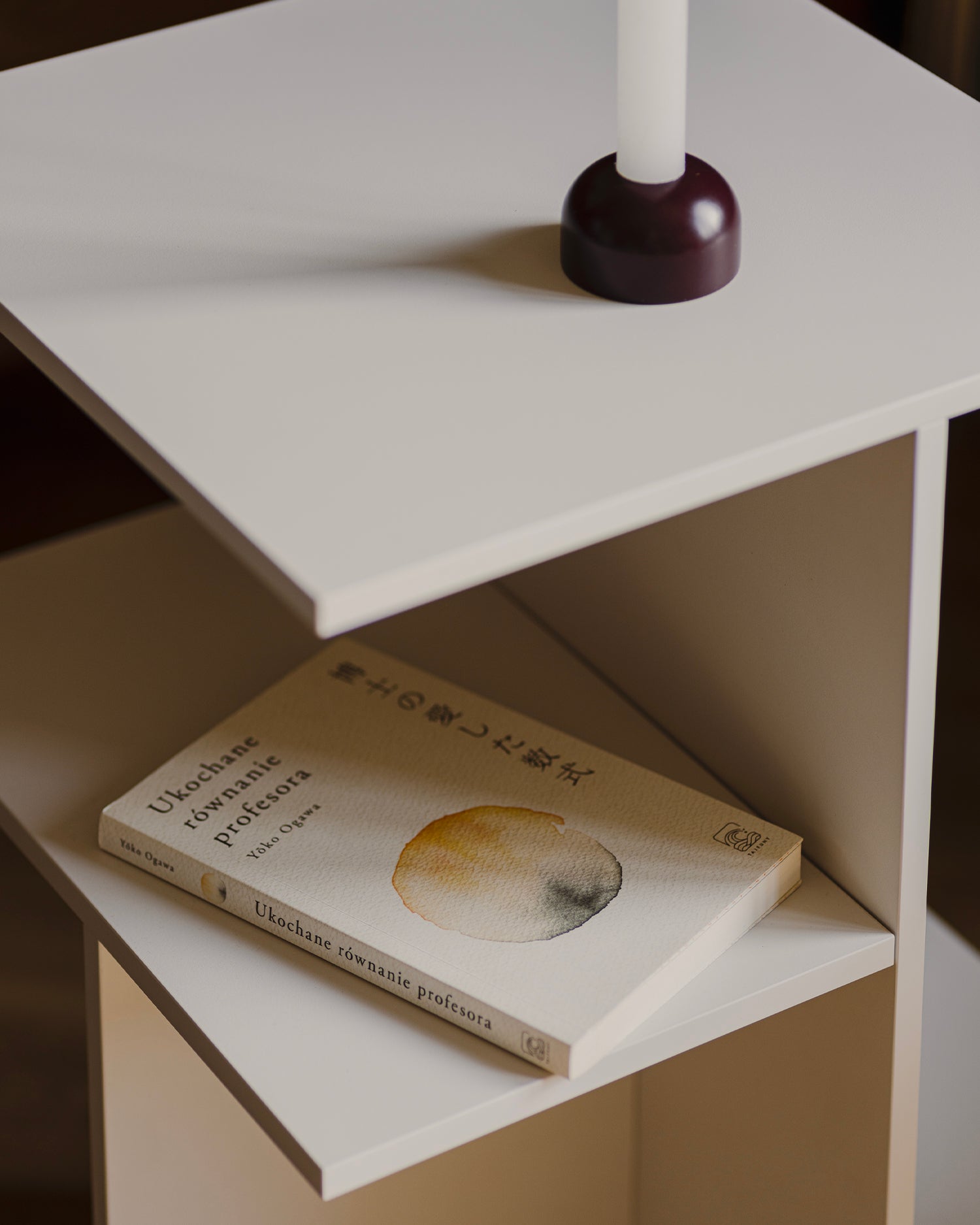 Tavolino in legno Atik, grigio chiaro