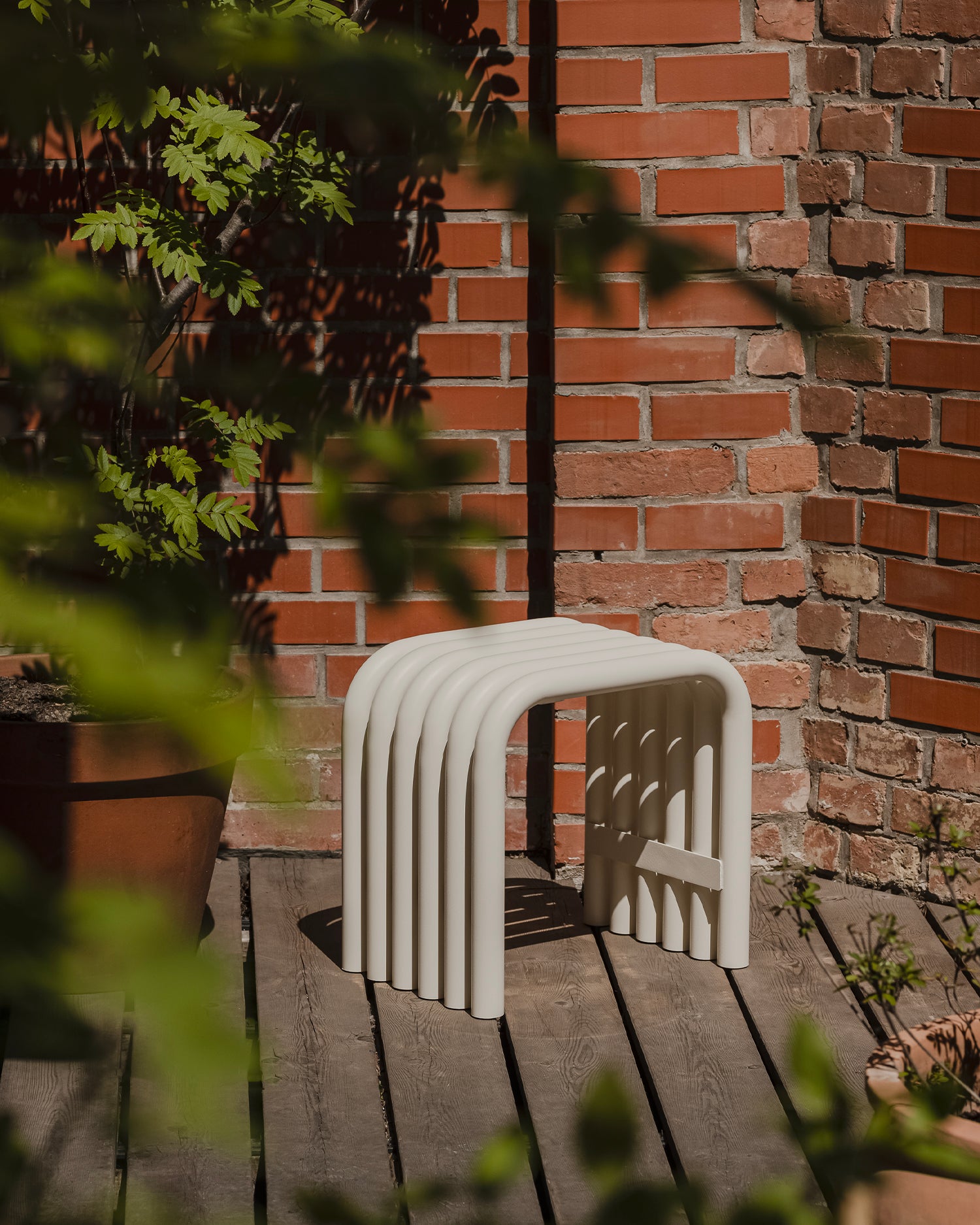 Sgabello in acciaio Nook, beige