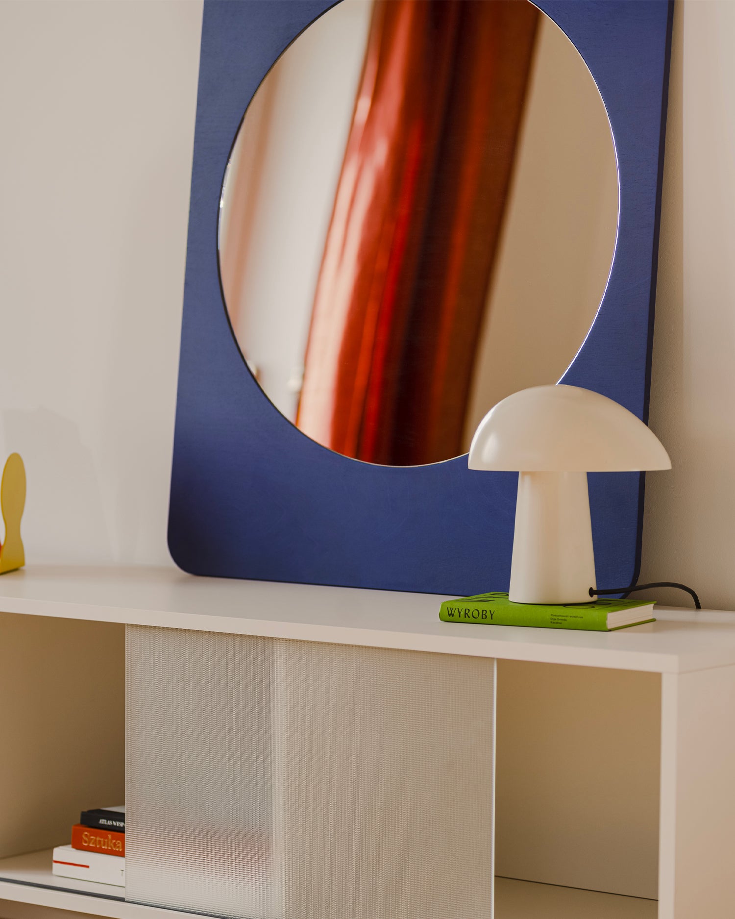 Specchio in legno Aku