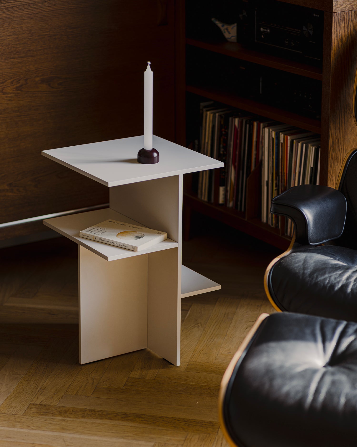 Tavolino in legno Atik, grigio chiaro