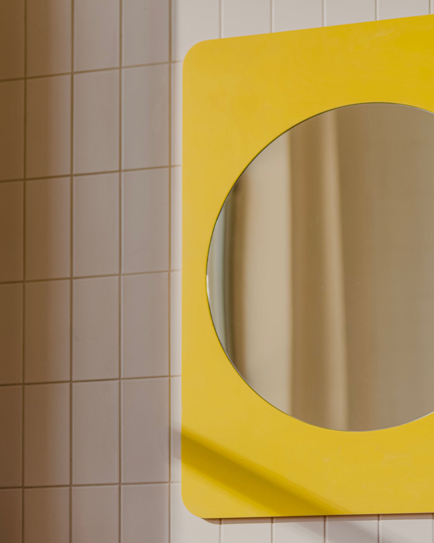 Specchio in legno Aku