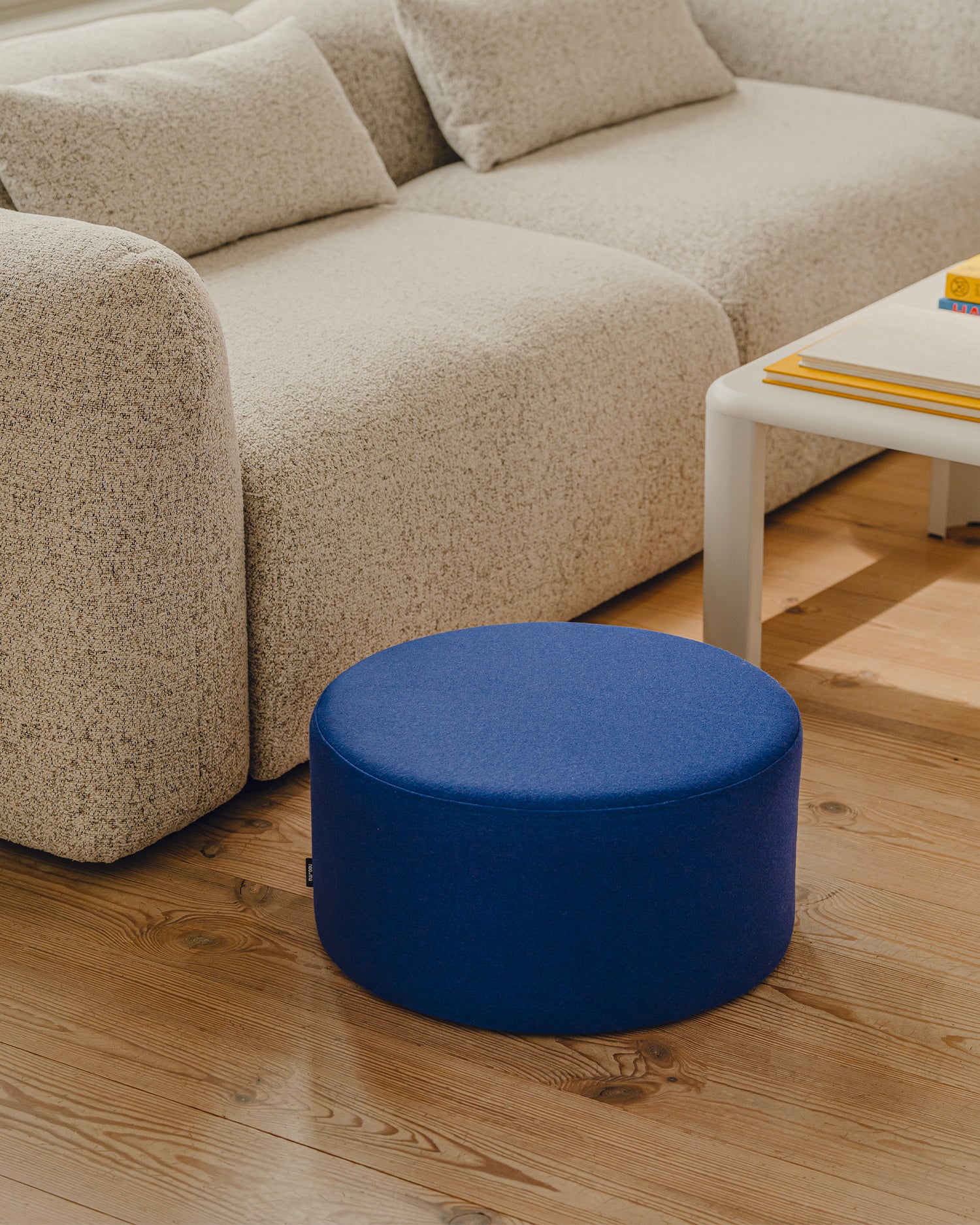 Pouf basso imbottito Folk, vari colori