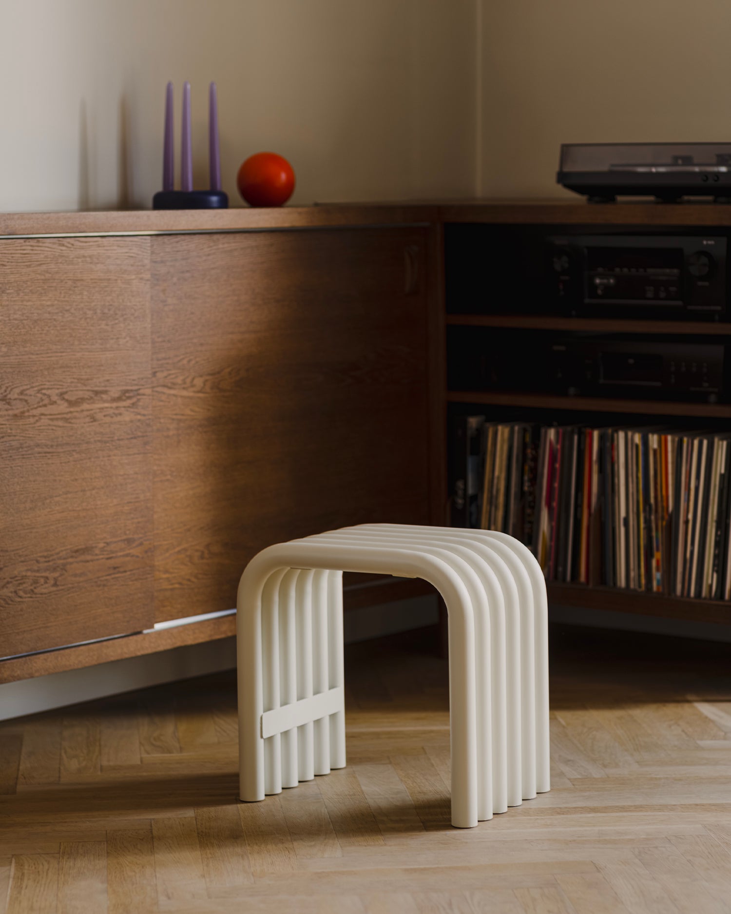 Sgabello in acciaio Nook, beige