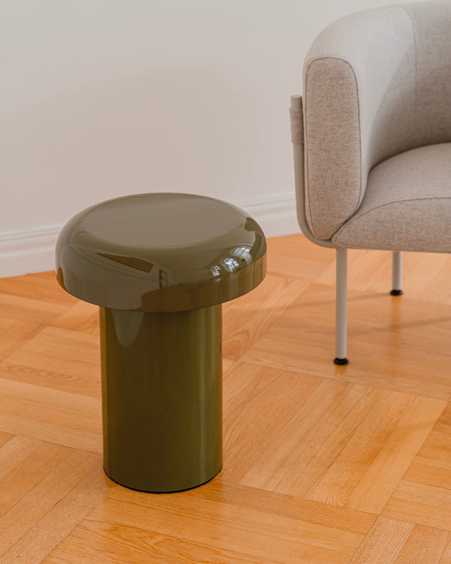 Tavolino in acciaio Miko, verde oliva