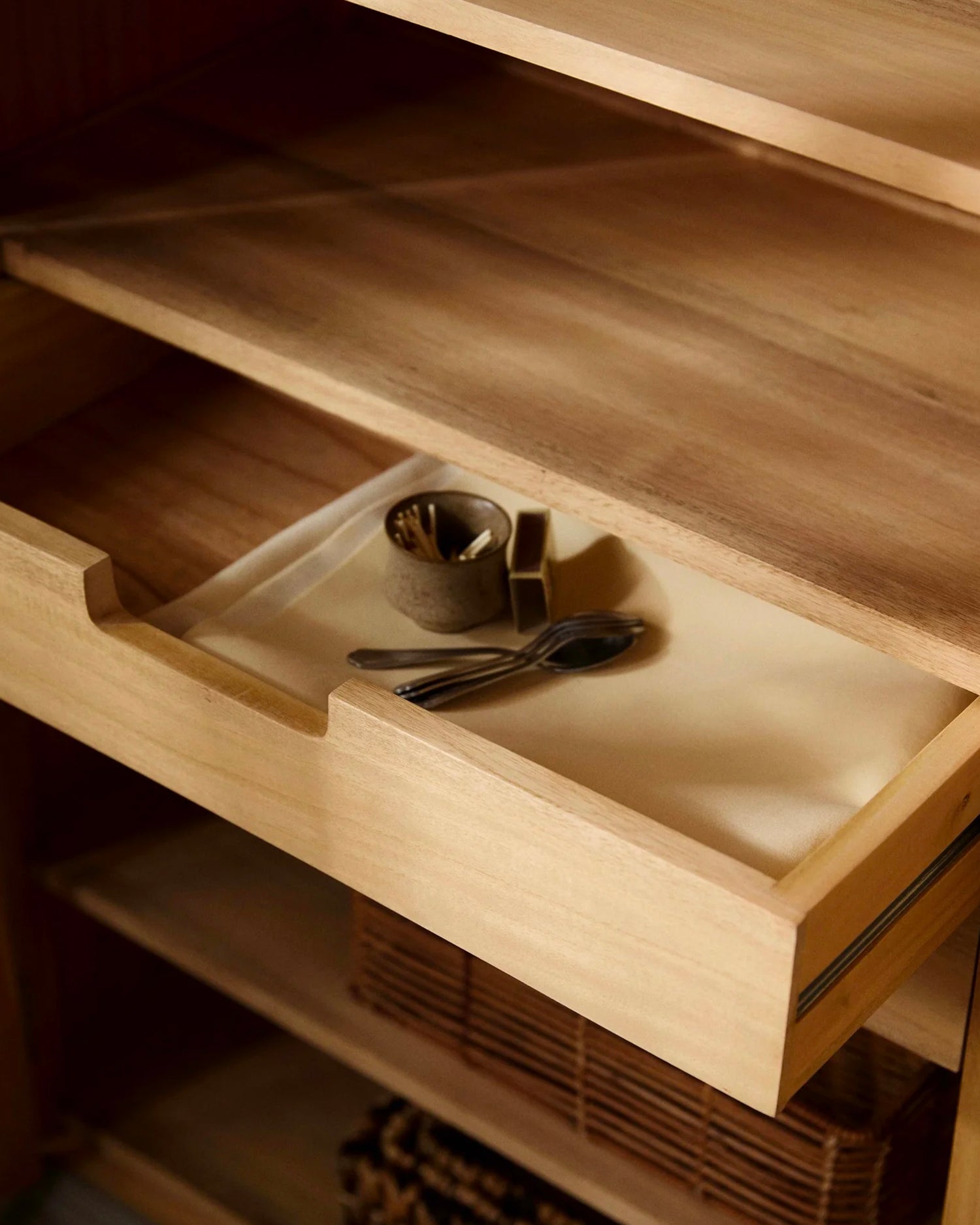 Vetrina in legno Viva