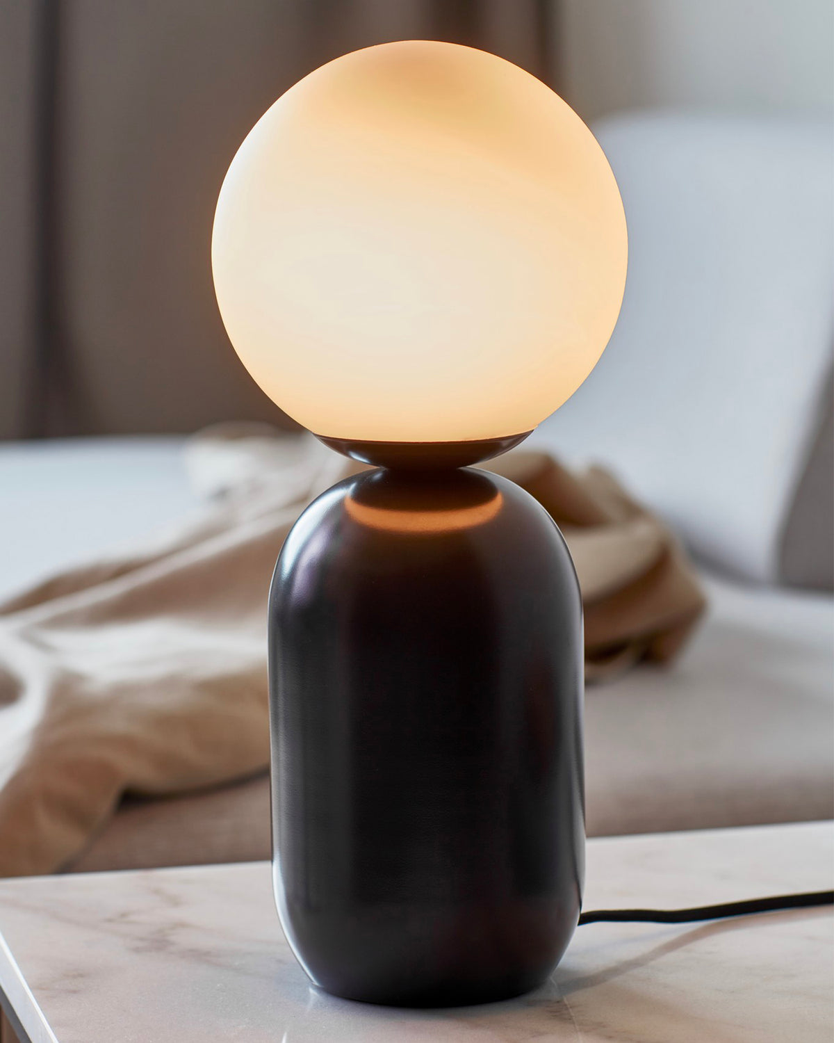 Lampada da tavolo in metallo e vetro Notti
