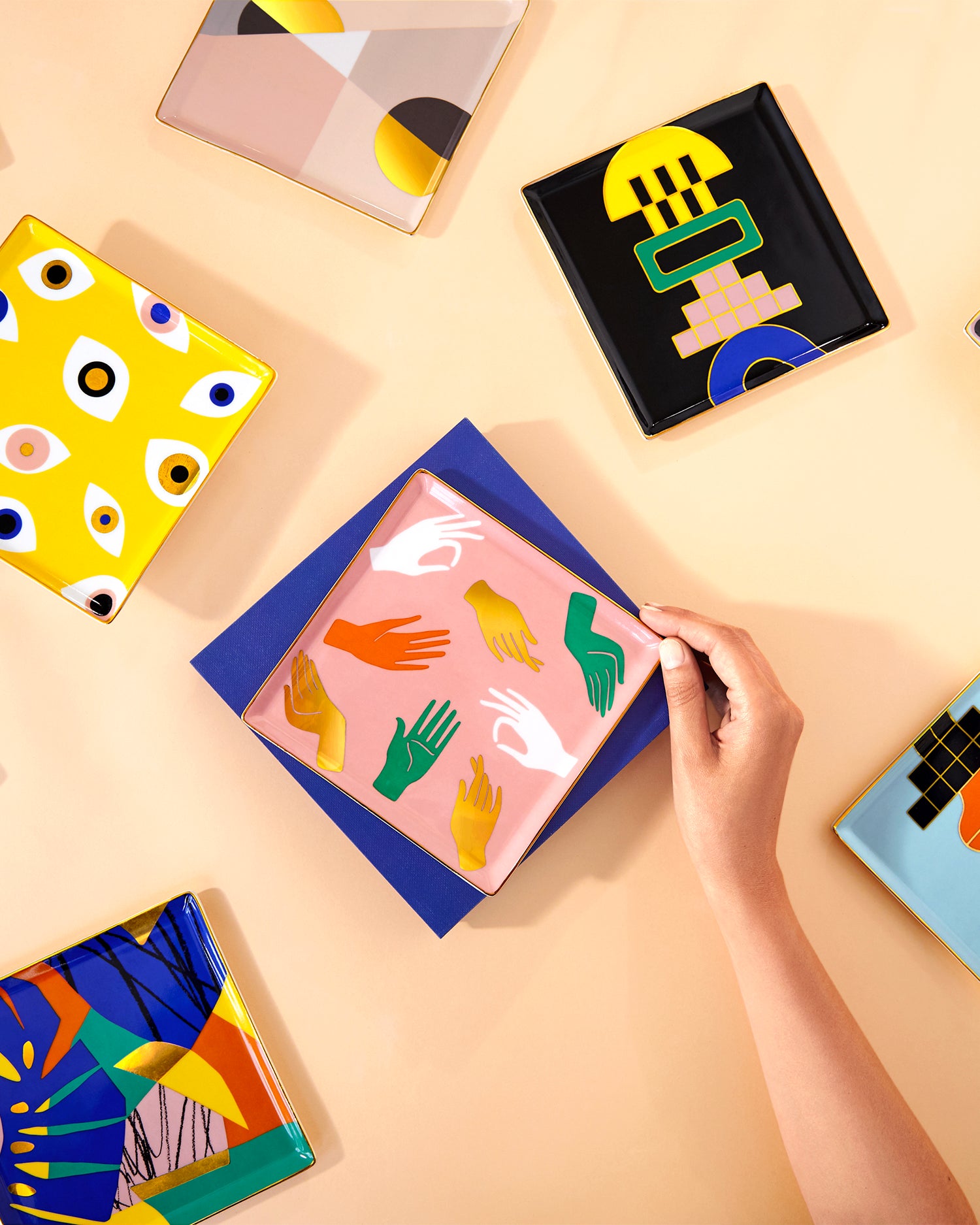 Vassoio decorativo in ceramica Hamsa