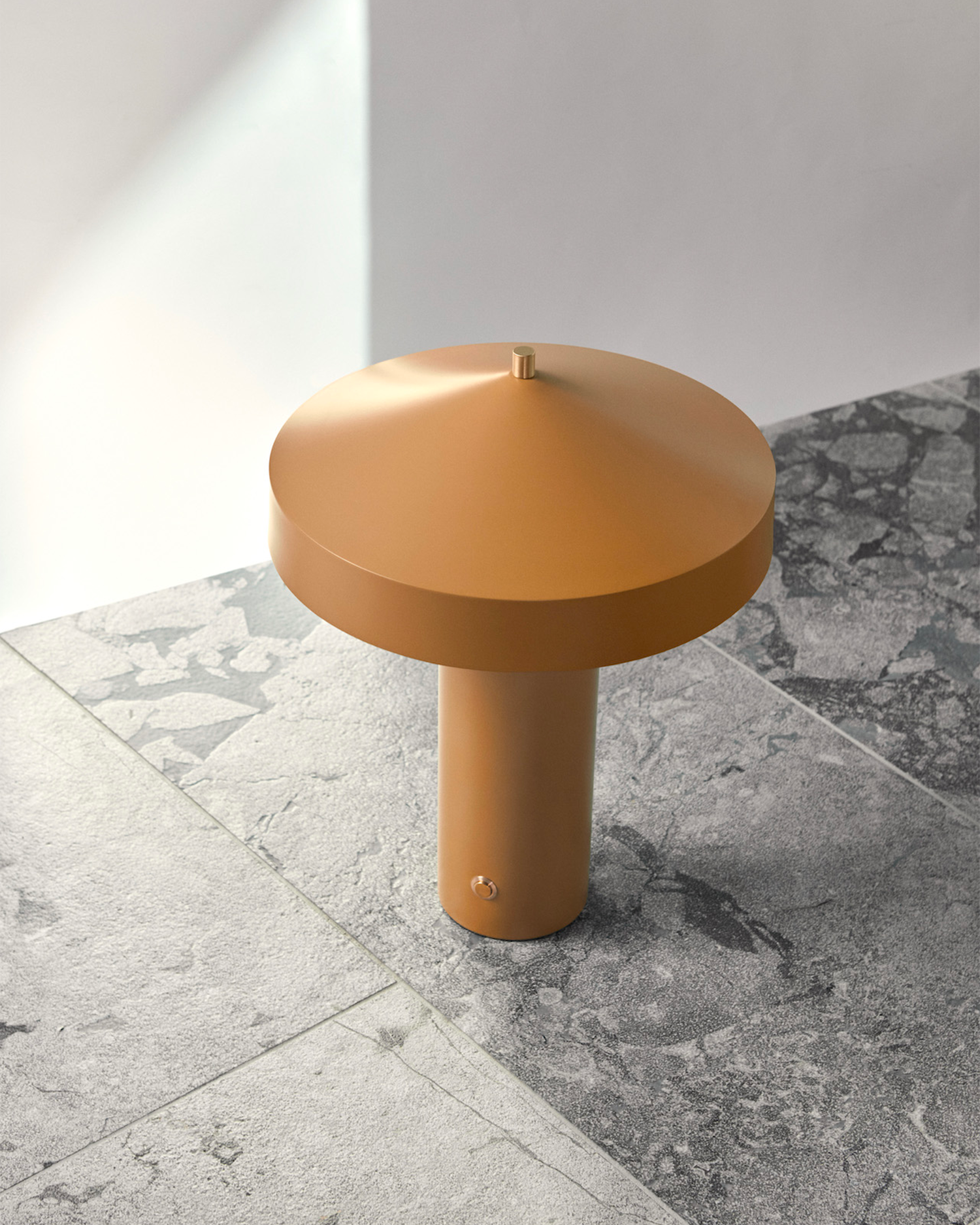 Lampada da tavolo Hatto, senape