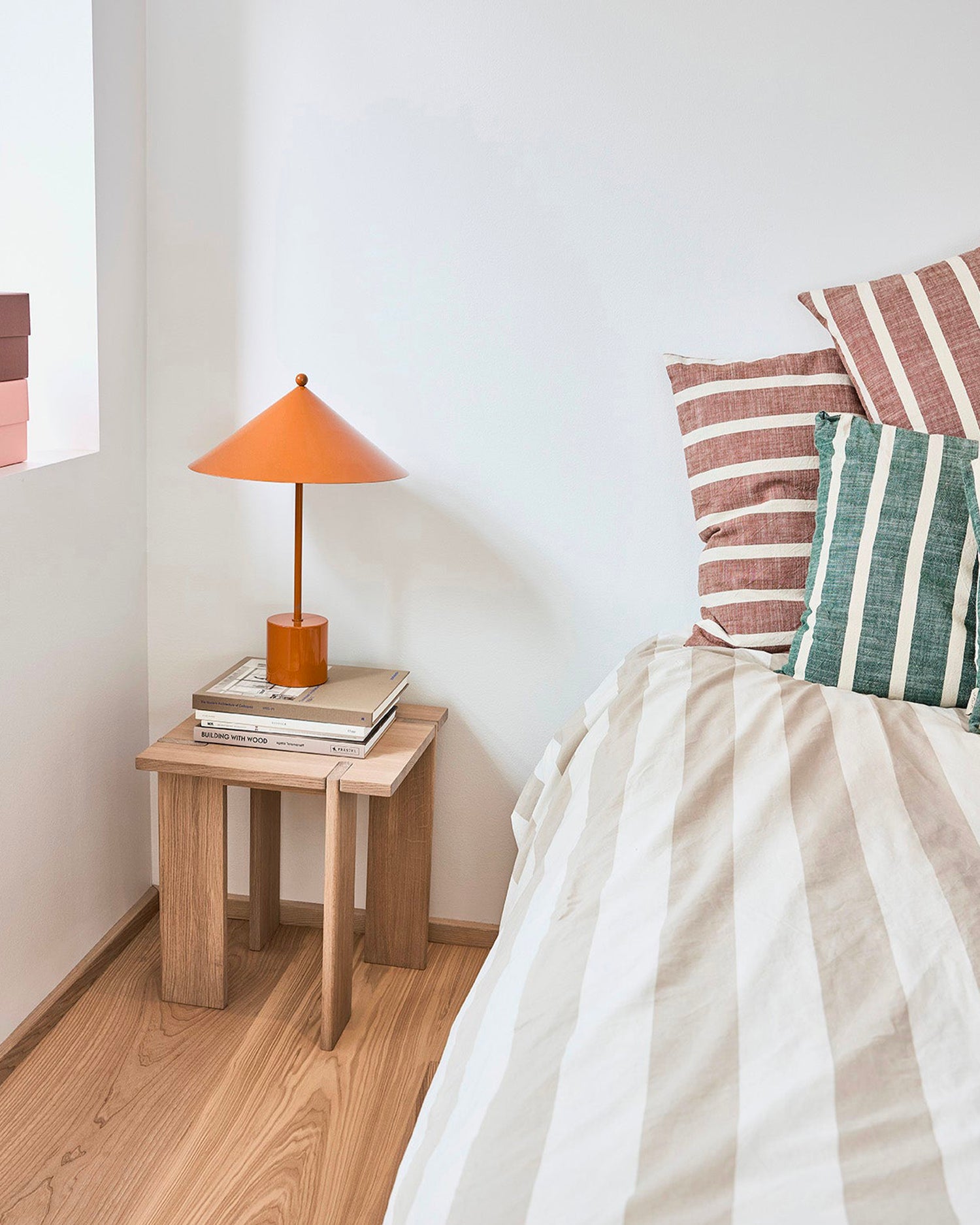 Lampada da tavolo in metallo Kasa