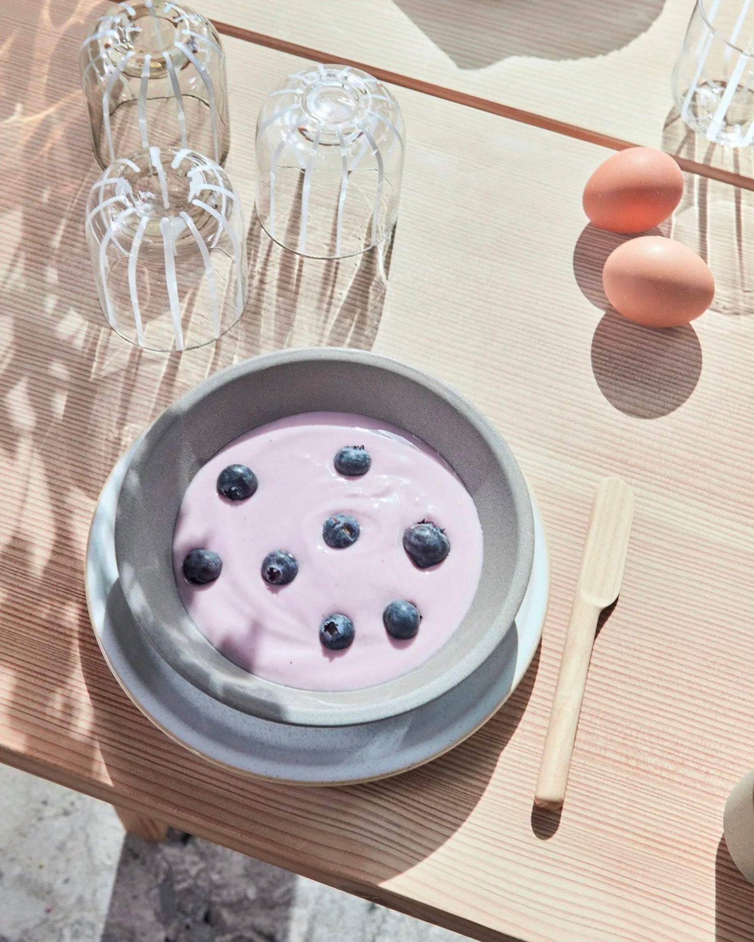 Set 2 piatti piani in terracotta realizzati a mano Yuka