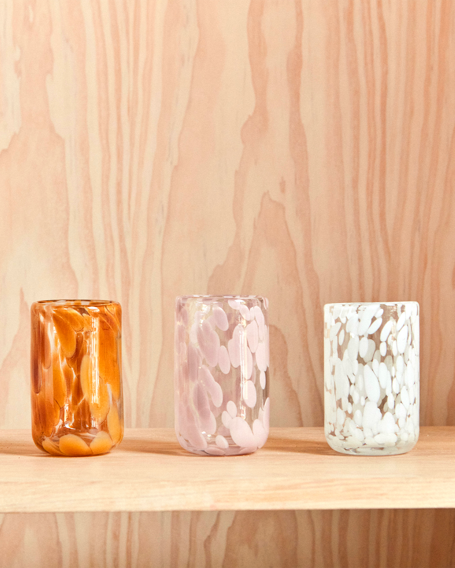 Set 4 bicchieri in vetro fatti a mano con decoro Jali, rosa