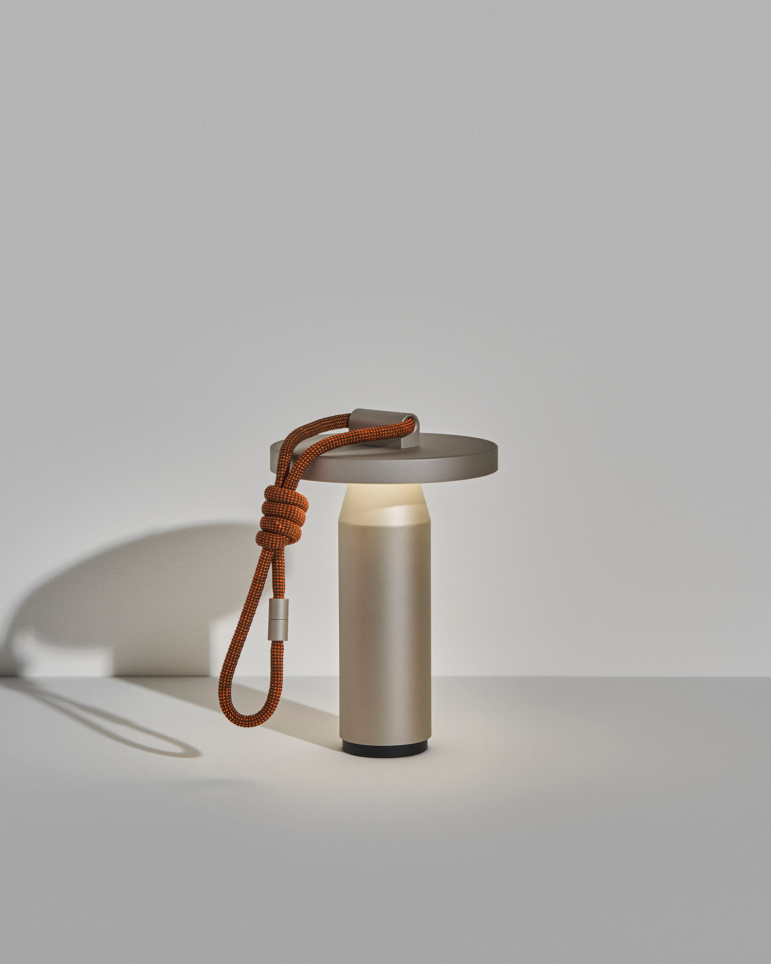 Lampada da tavolo portatile Quasar