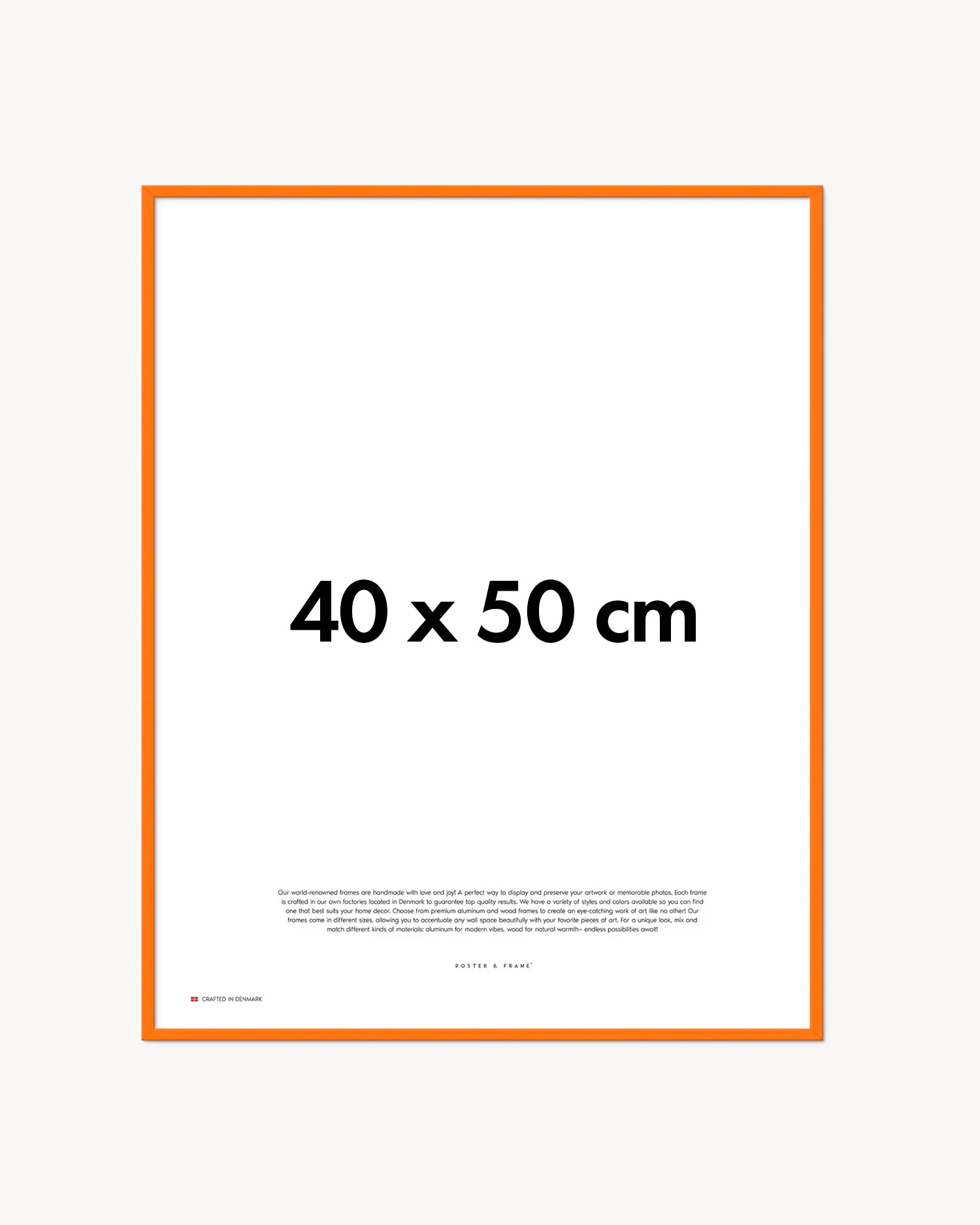 Cornice fatta a mano in legno arancione