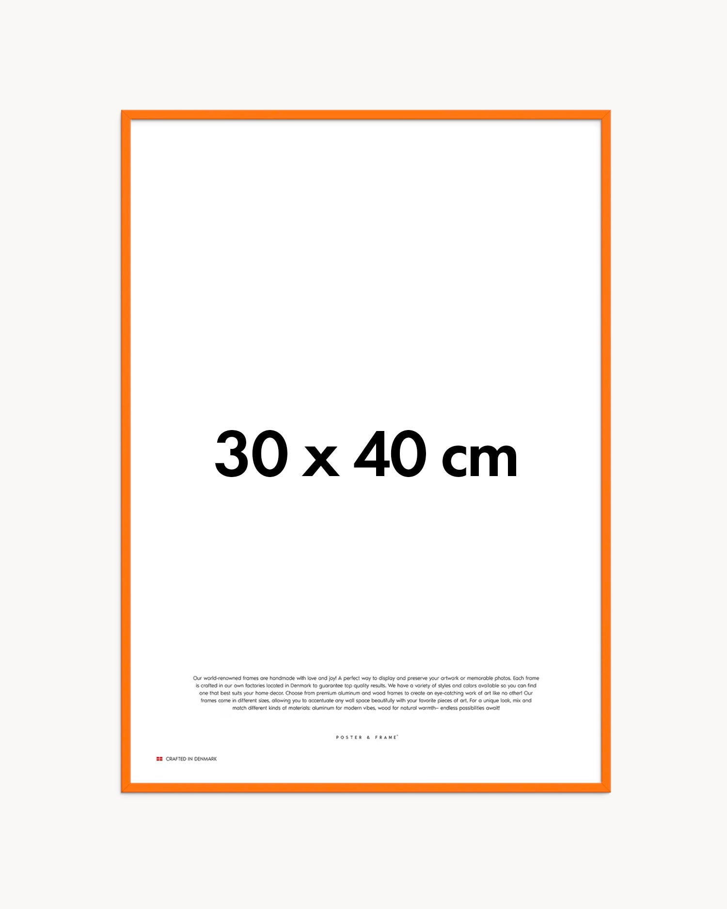 Cornice fatta a mano in legno arancione