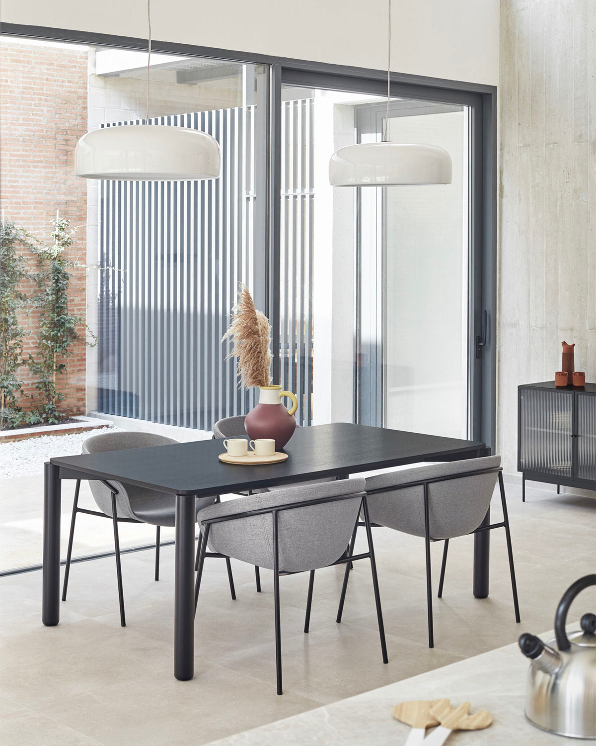 Set di 2 sedie imbottite con struttura in metallo Hug