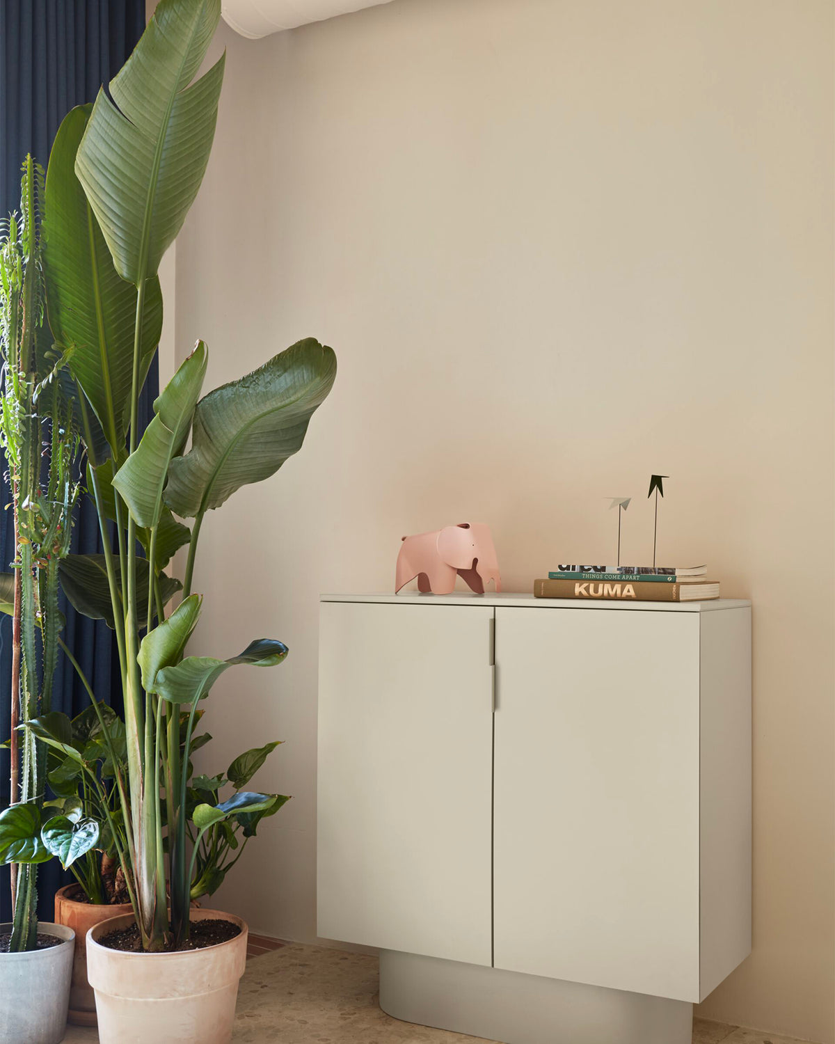 Credenza alta laccata Totem