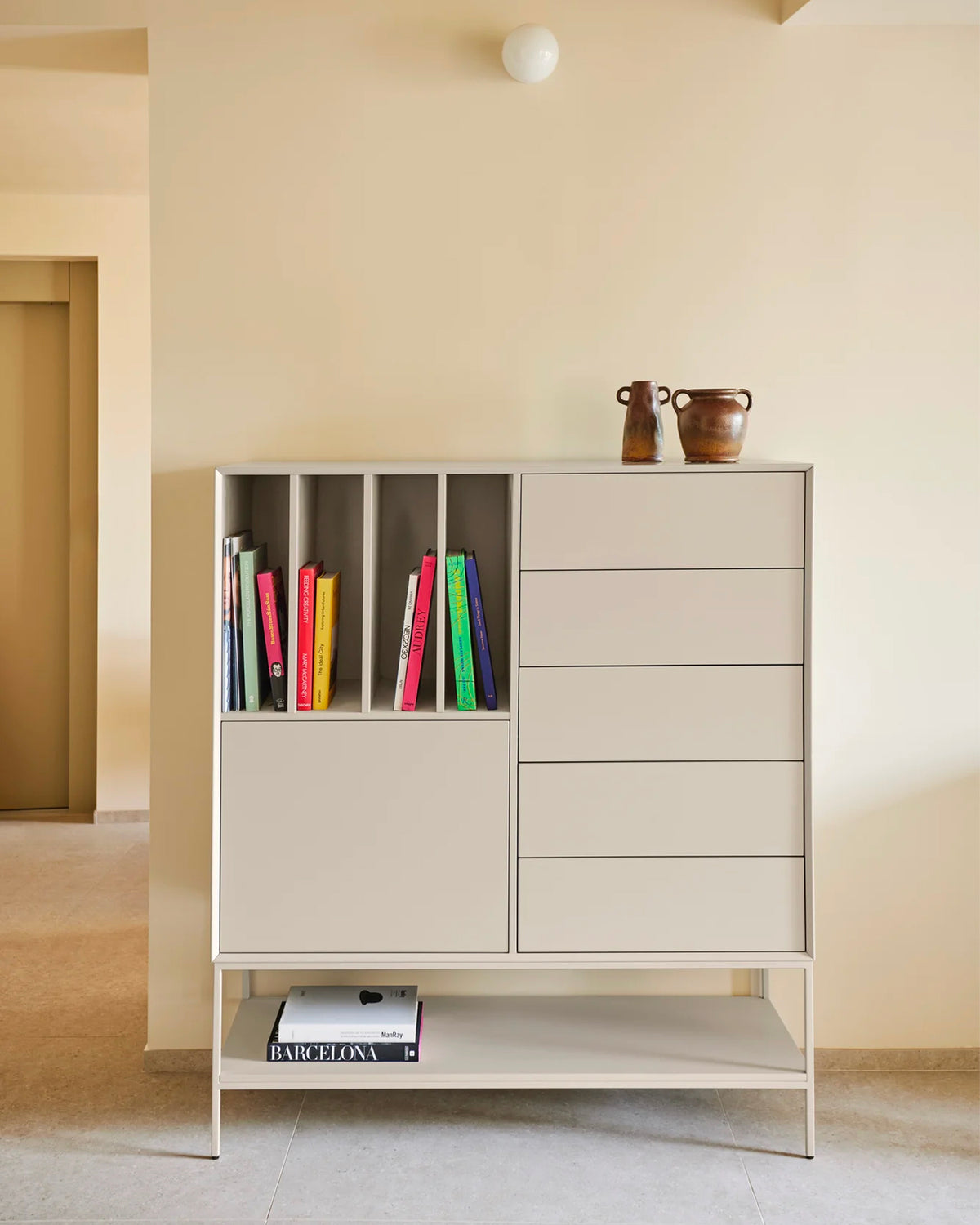 Credenza alta laccata Platt