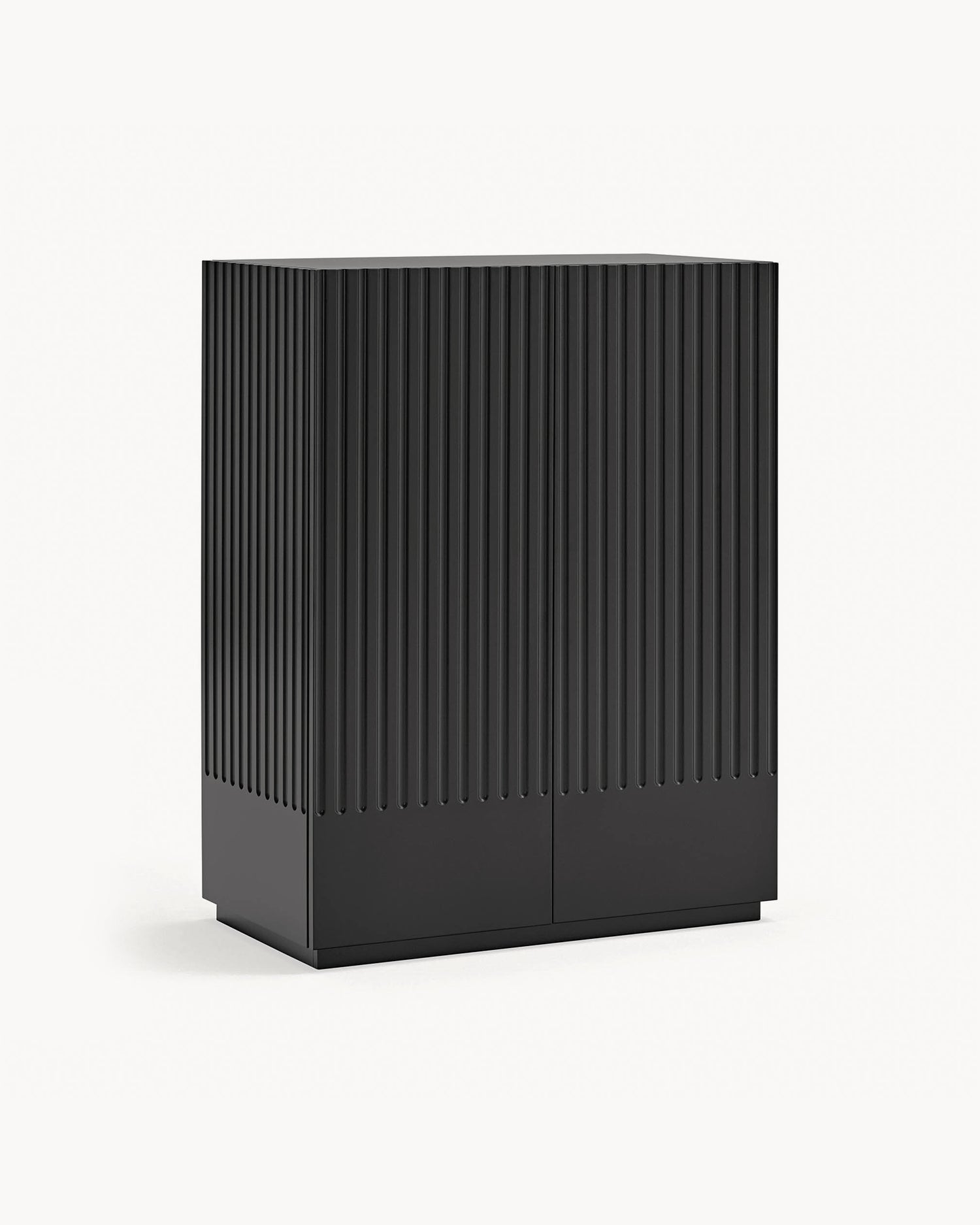 Credenza alta con ante scanalate Doric