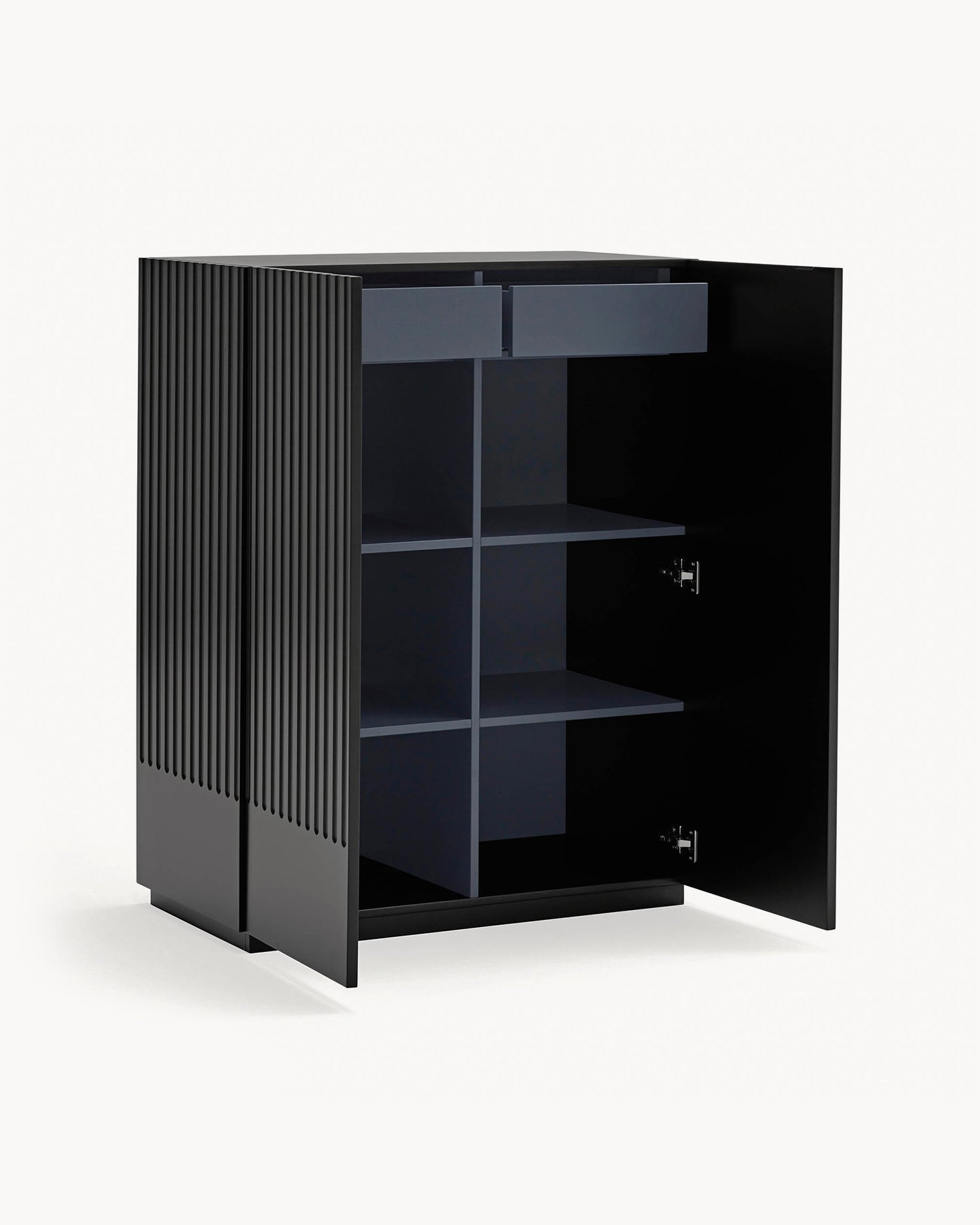 Credenza alta con ante scanalate Doric