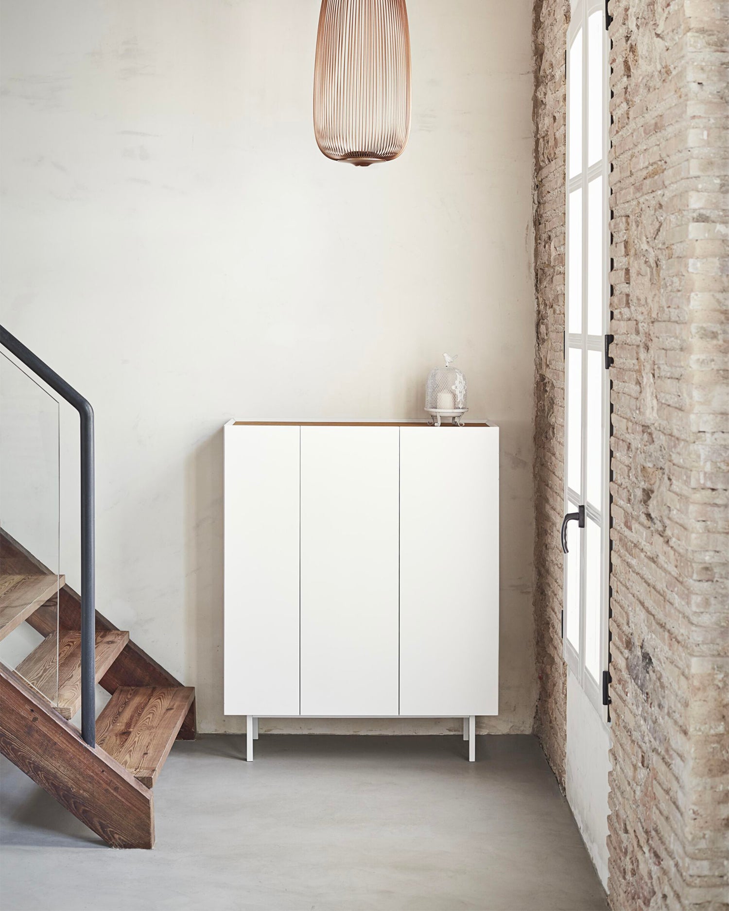 Credenza alta con piano in rovere Arista