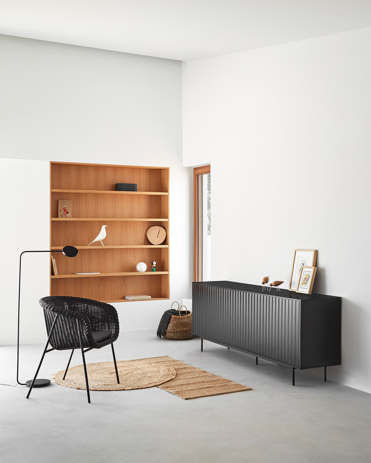 Credenza grande con frontali a rilievo Sierra