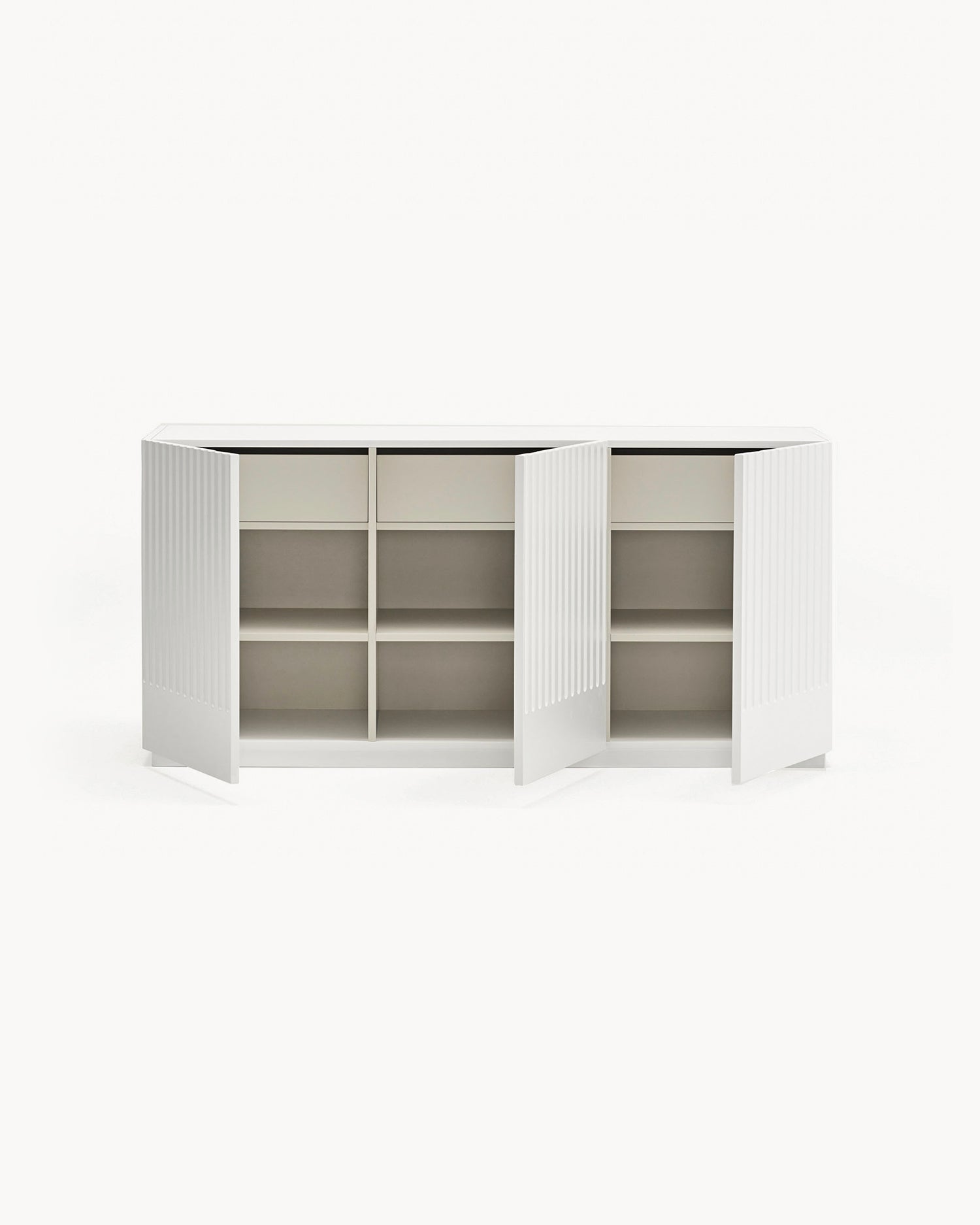 Credenza con ante scanalate Doric