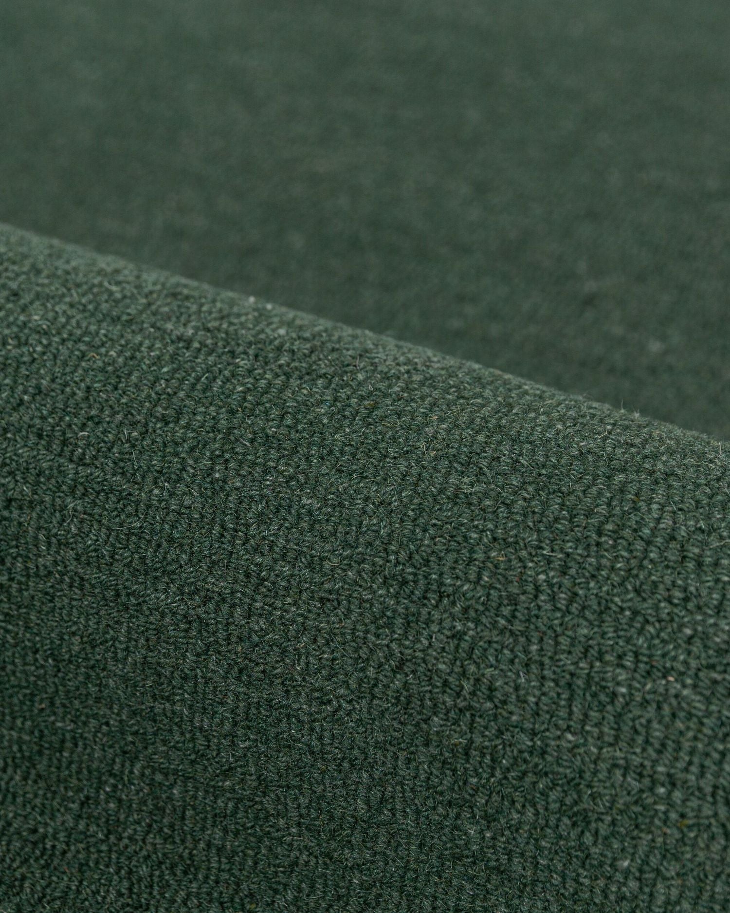 Tappeto in lana con bordo smerlato Rivo