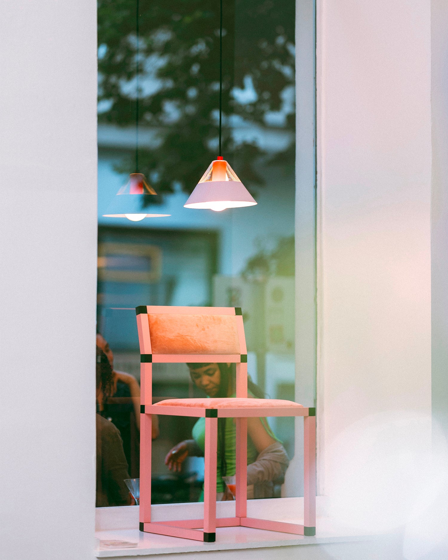 Lampada a sospensione in vetro e acciaio Fifty Fifty