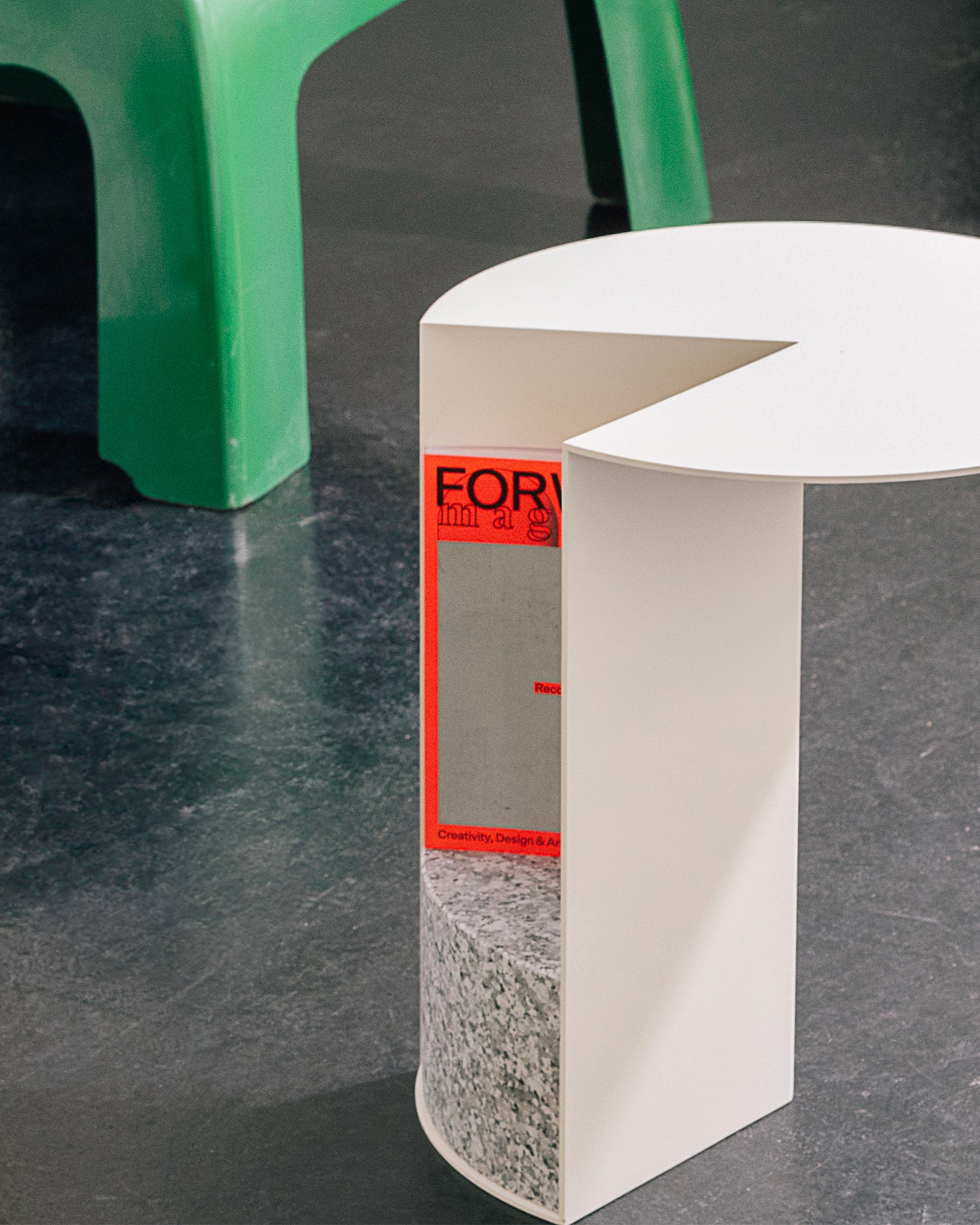 Tavolino in alluminio e granito Pac