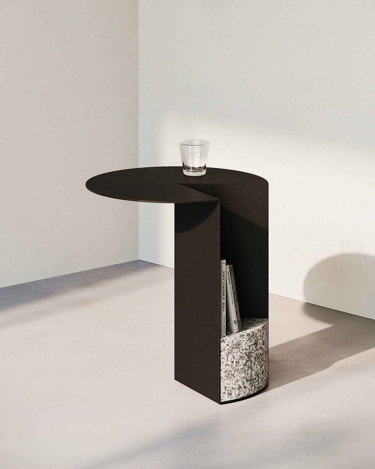 Tavolino in alluminio e granito Pac