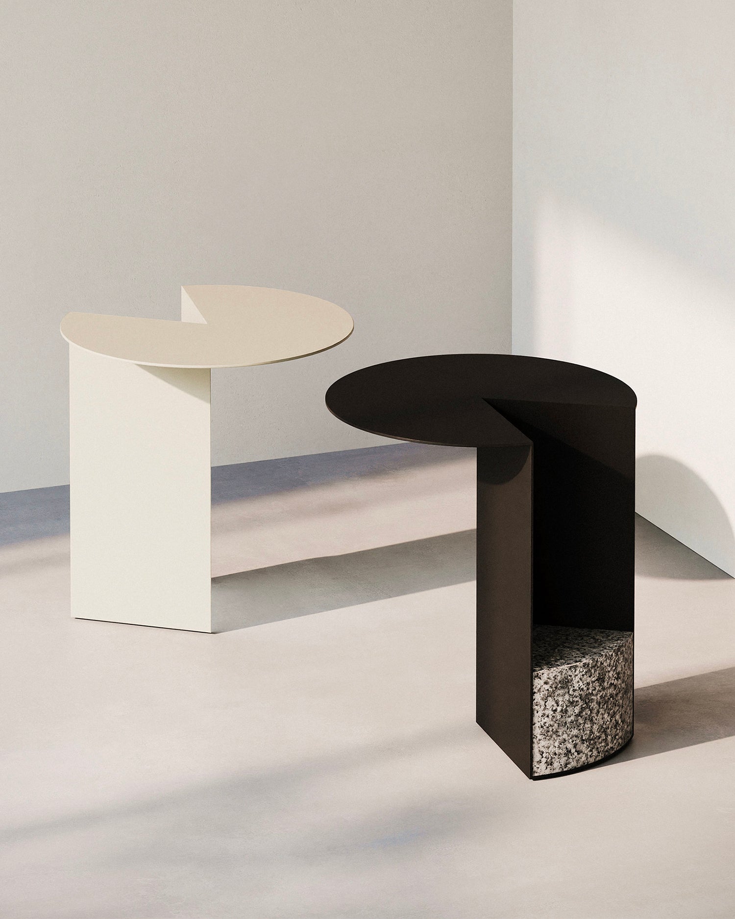 Tavolino in alluminio e granito Pac