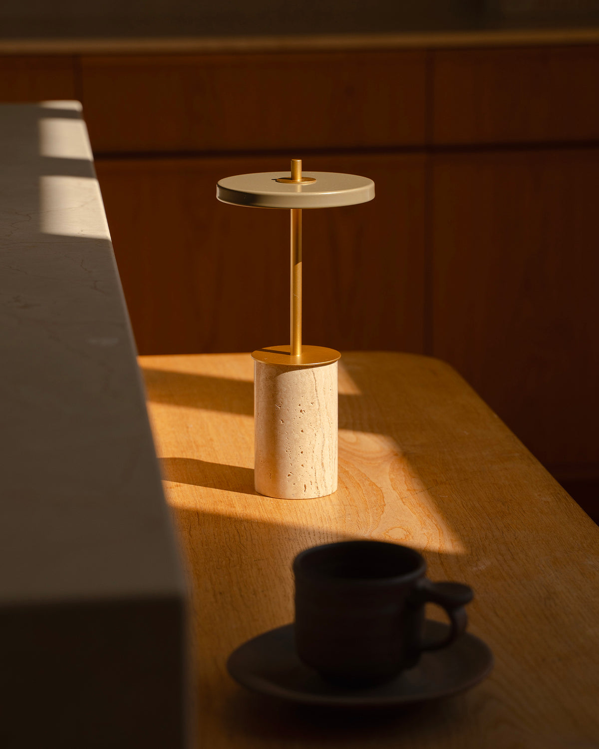 Lampada portatile in marmo Asteria Move Mini