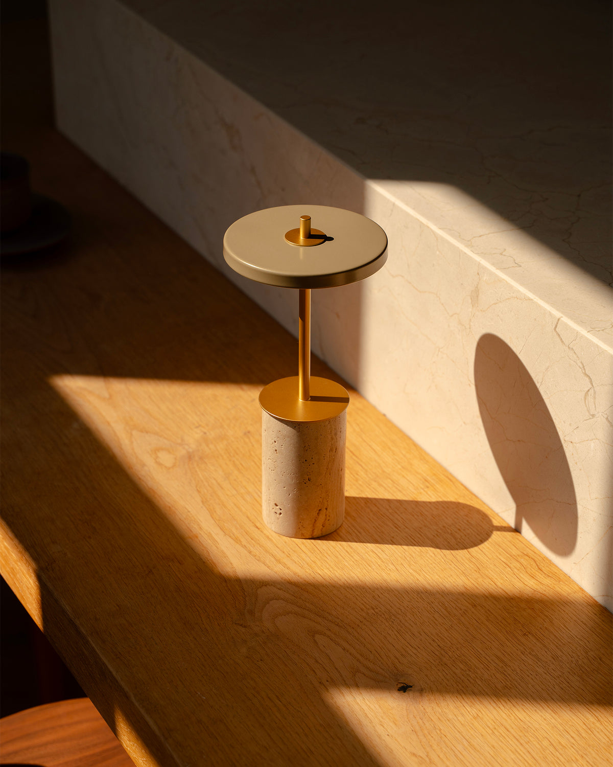 Lampada portatile in marmo Asteria Move Mini