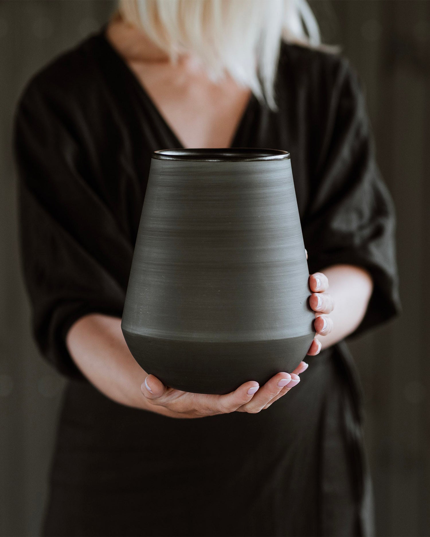 Vaso in terracotta nera Eclipse
