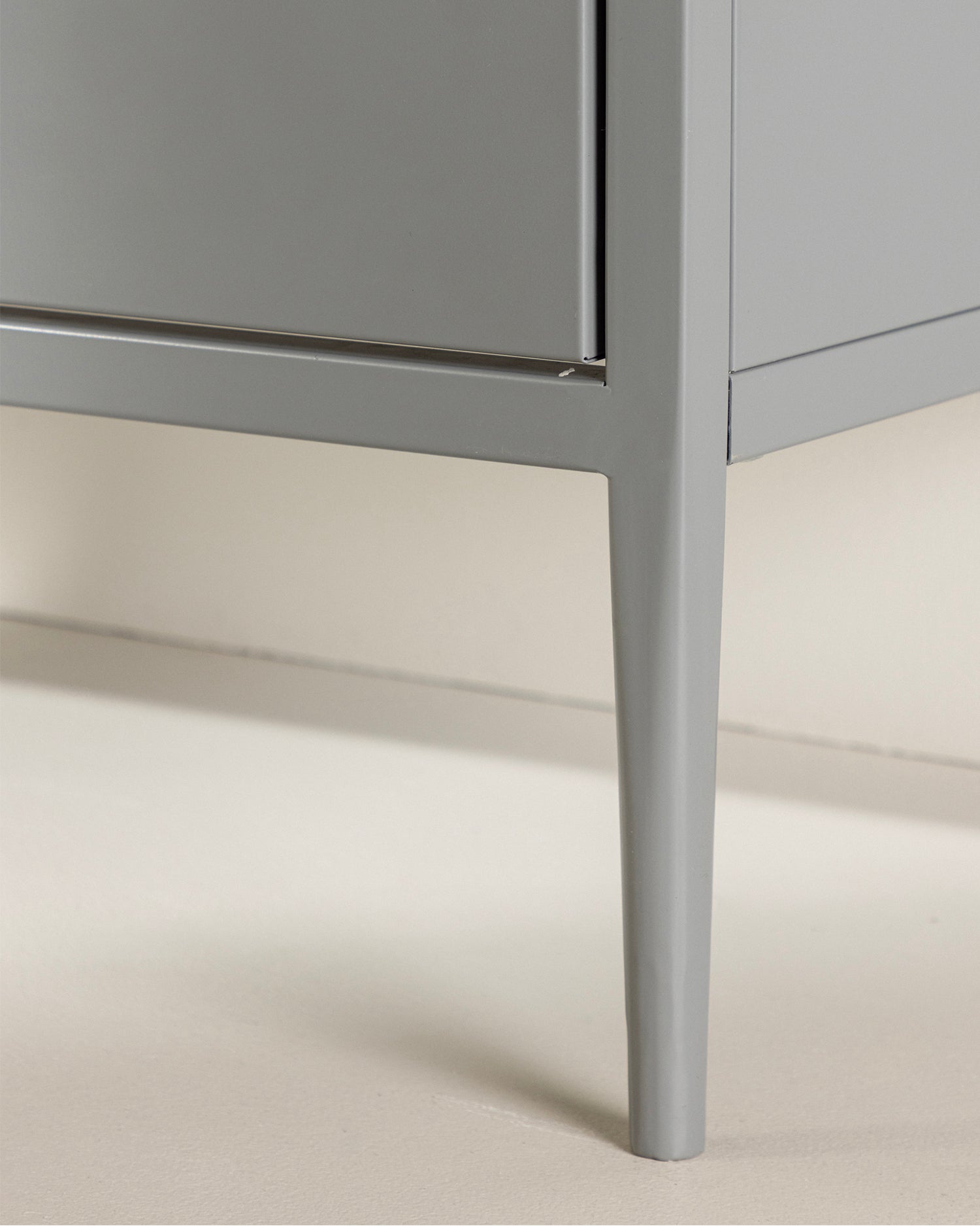 Credenza alta in metallo La Paz