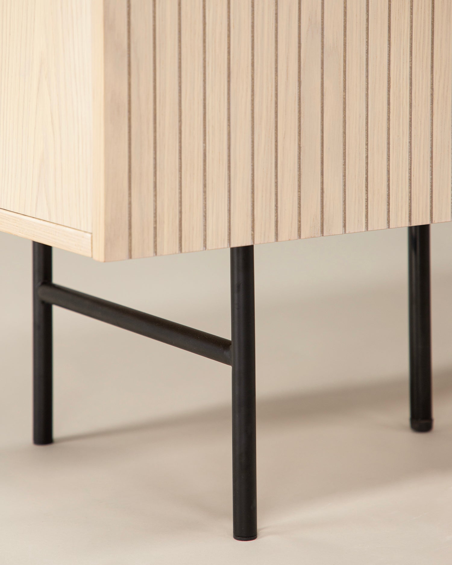 Credenza in legno Björkön naturale