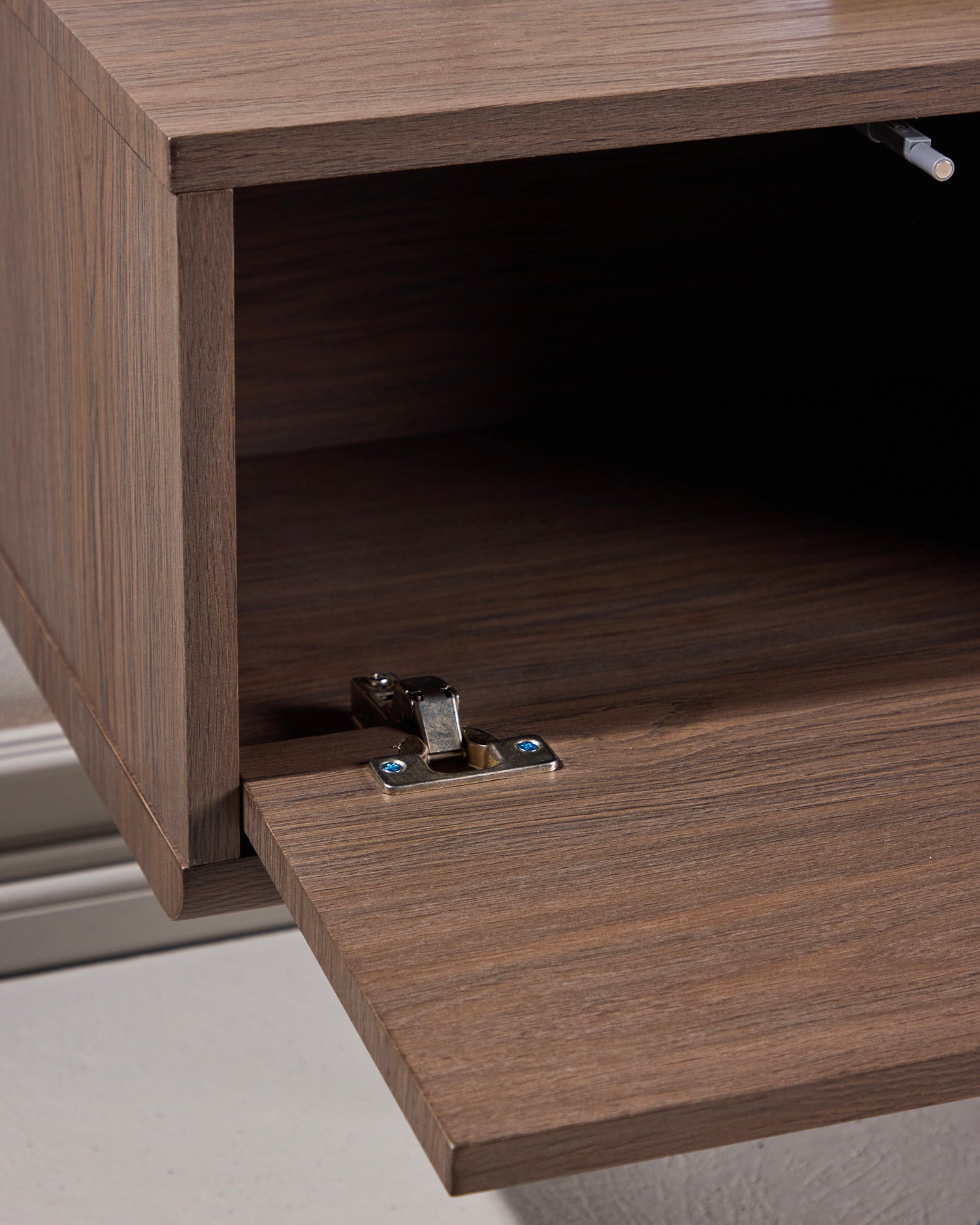 Mobile TV sospeso Dragh