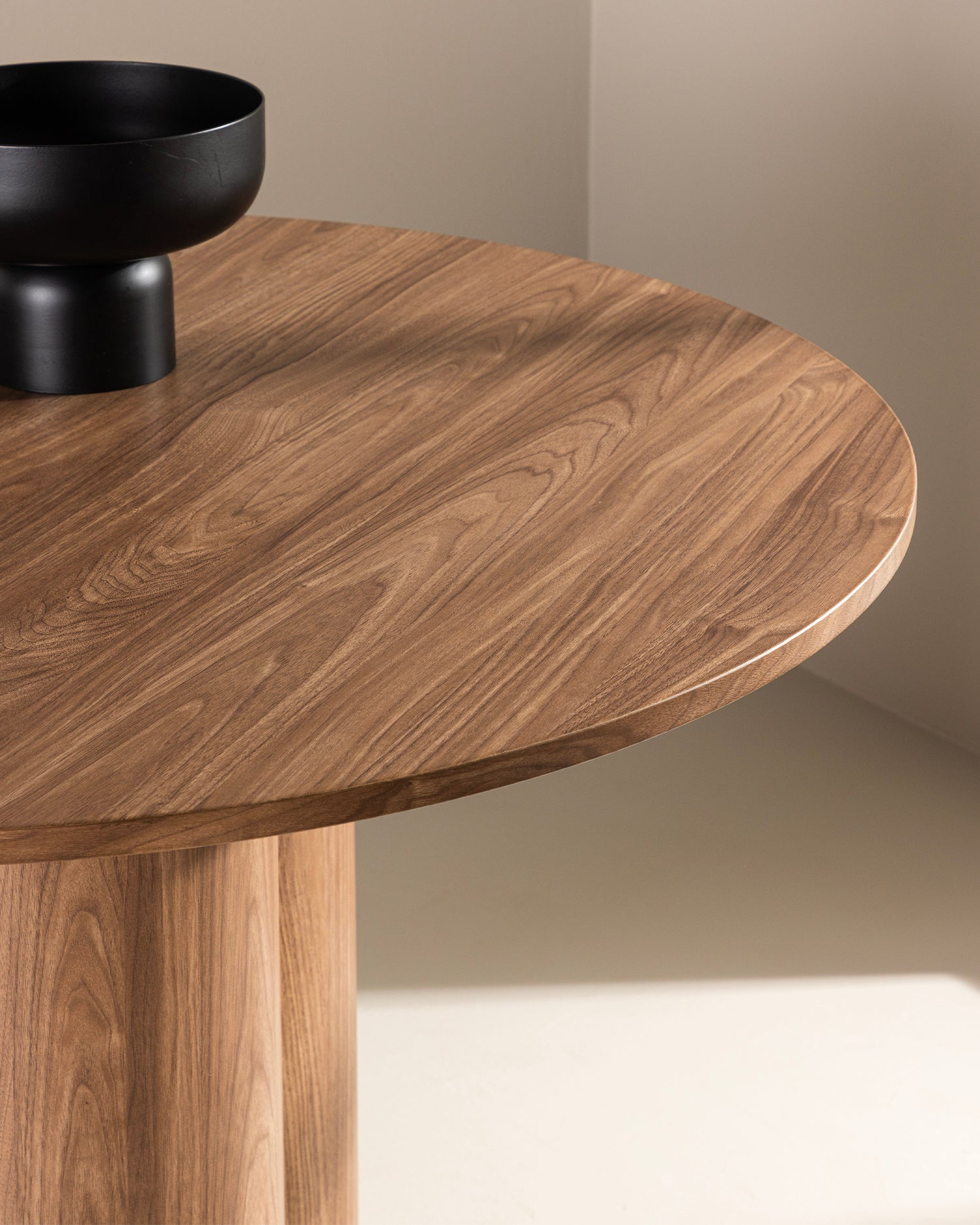 Tavolo da pranzo rotondo in legno Olivia